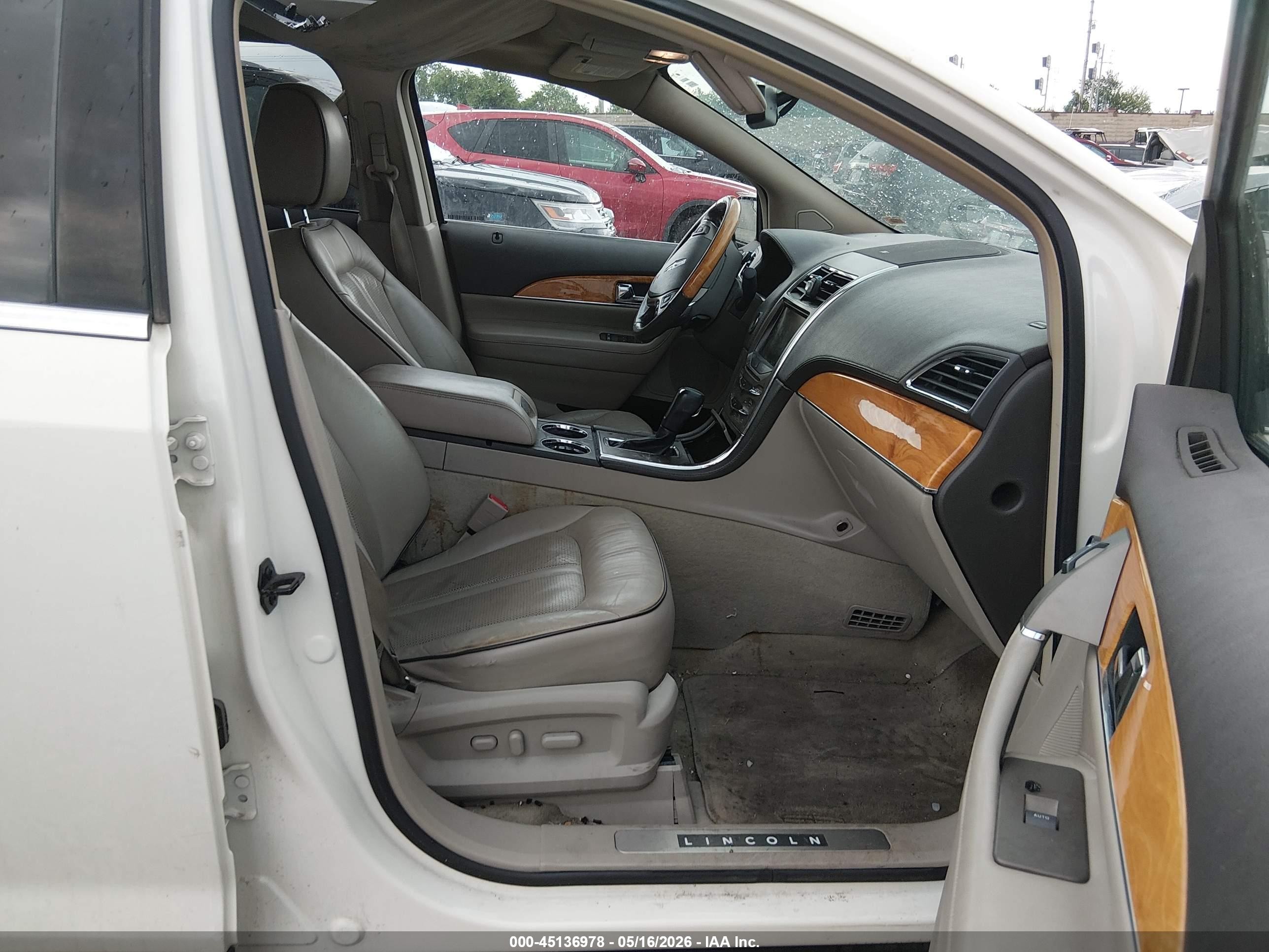 2013 Lincoln Mkx   White vin: 2LMDJ6JK4DBL43092