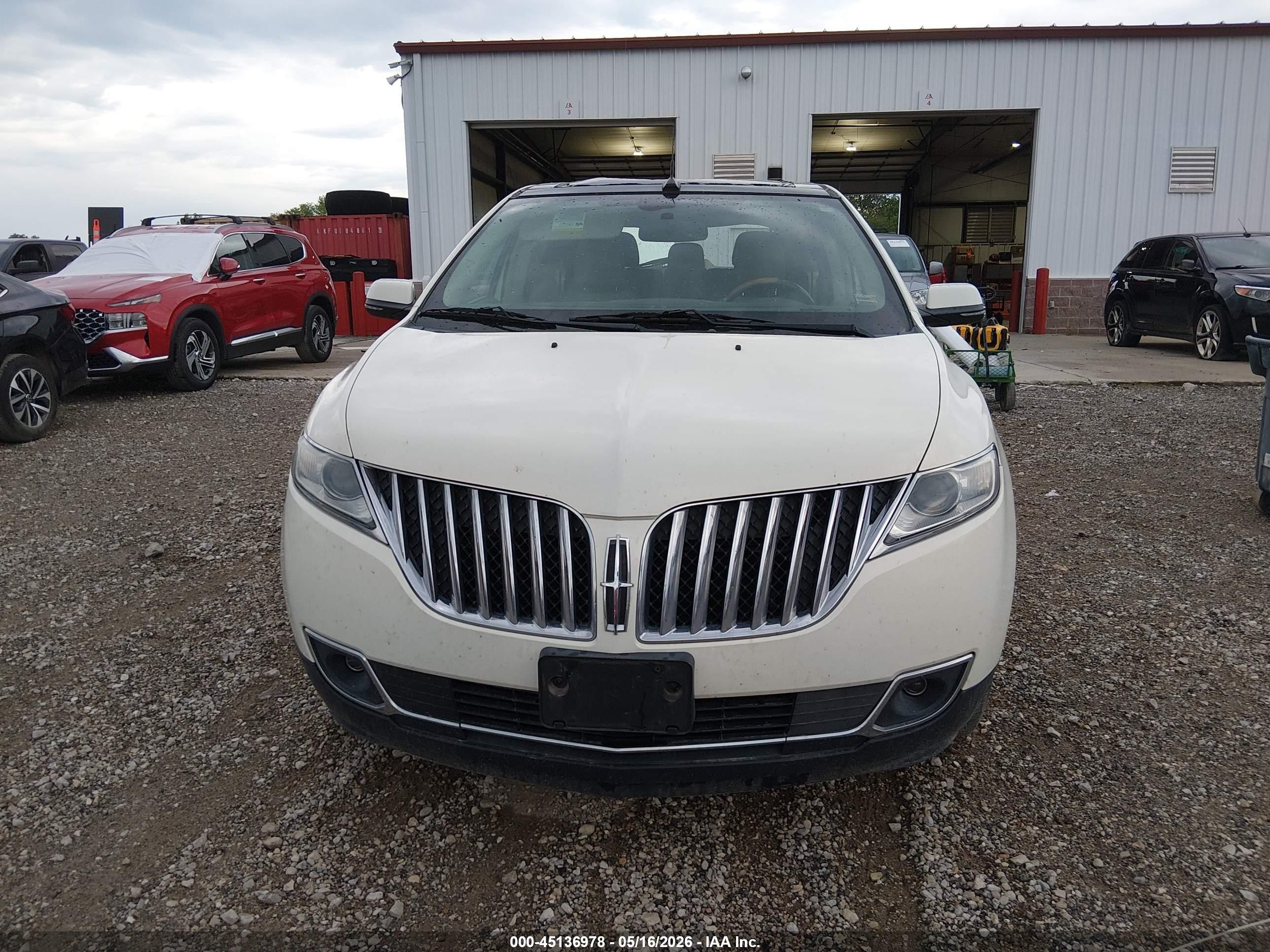 2013 Lincoln Mkx   White vin: 2LMDJ6JK4DBL43092