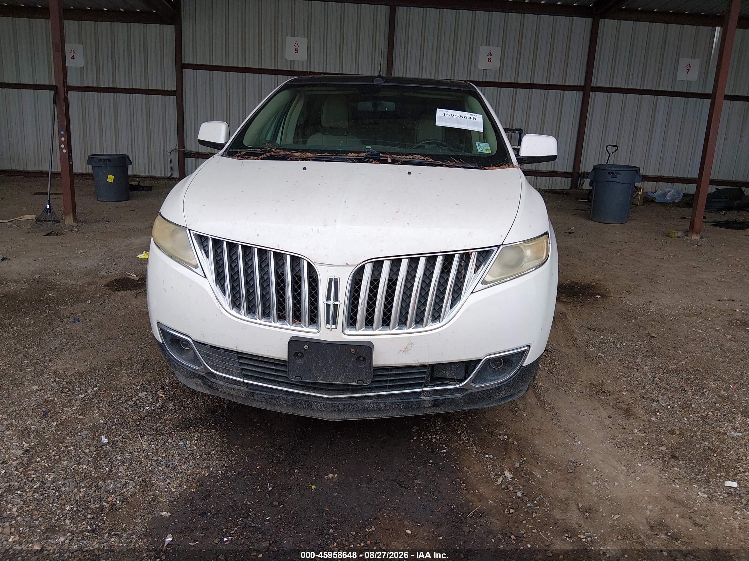 2011 Lincoln Mkx   White vin: 2LMDJ6JK5BBJ03496