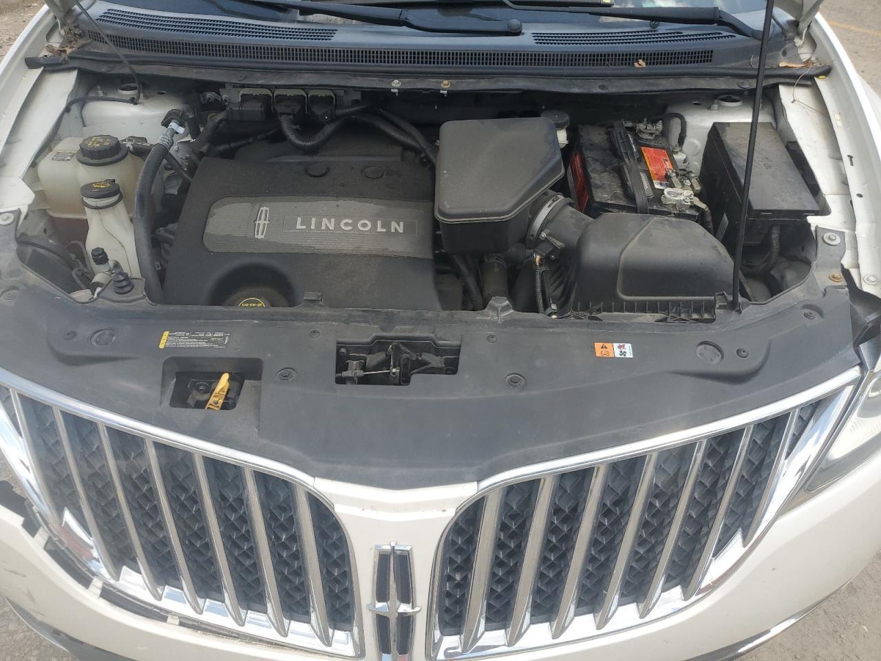 2015 Lincoln Mkx Белый vin: 2LMDJ6JK5FBL24764