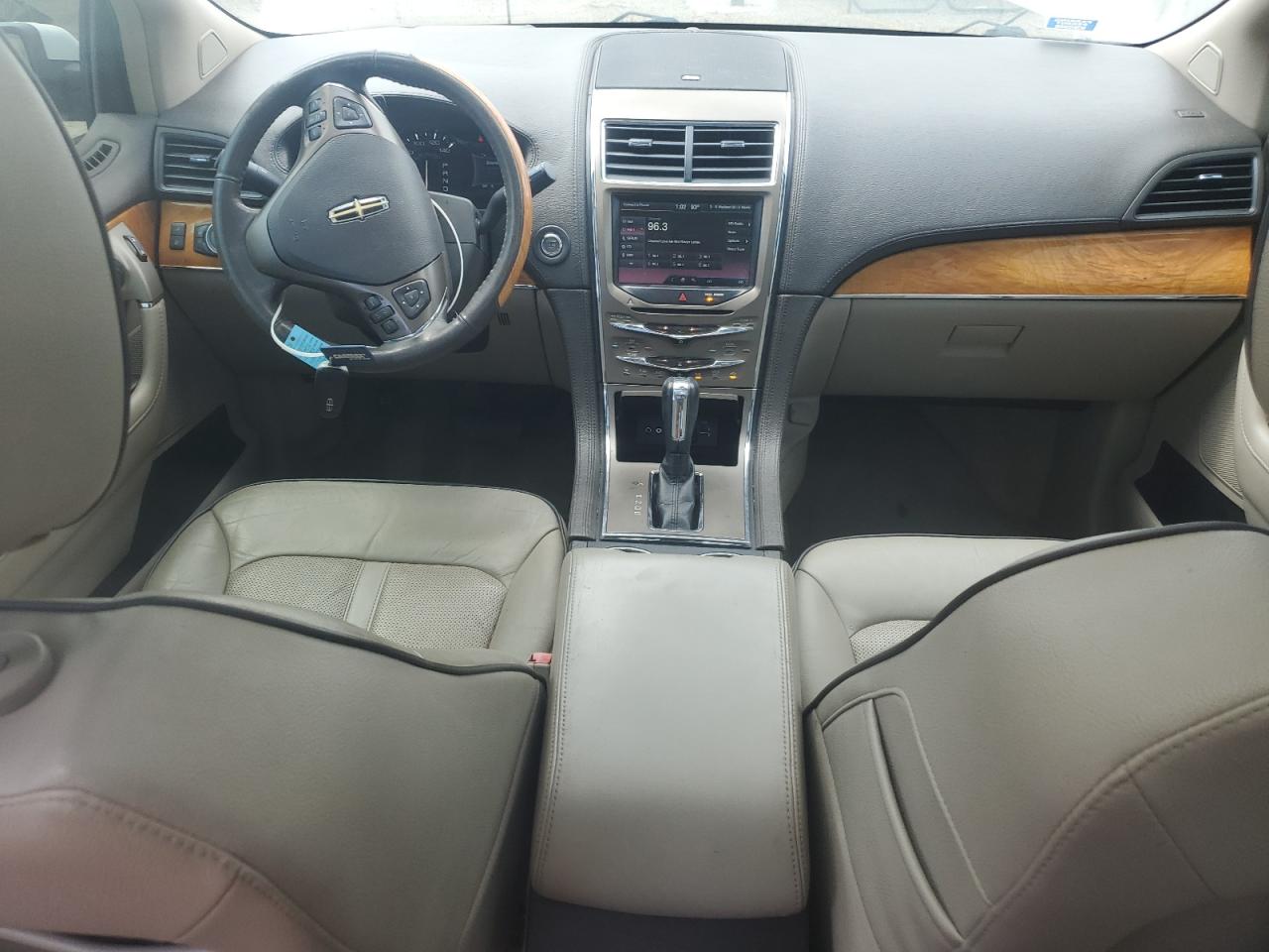2015 Lincoln Mkx Белый vin: 2LMDJ6JK5FBL24764