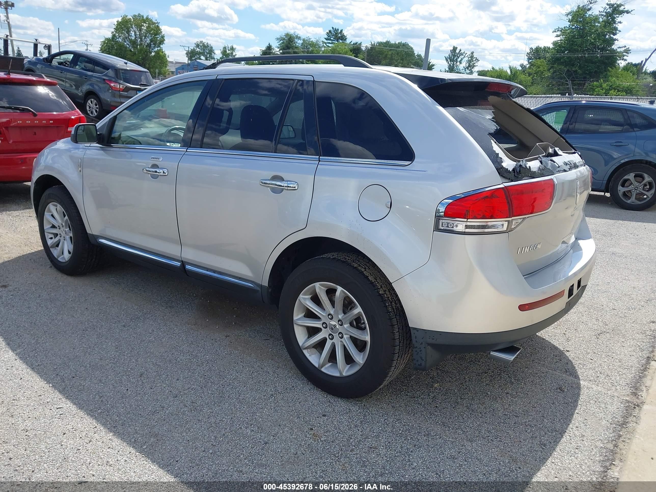 2011 Lincoln Mkx   Silver vin: 2LMDJ6JK7BBJ20526