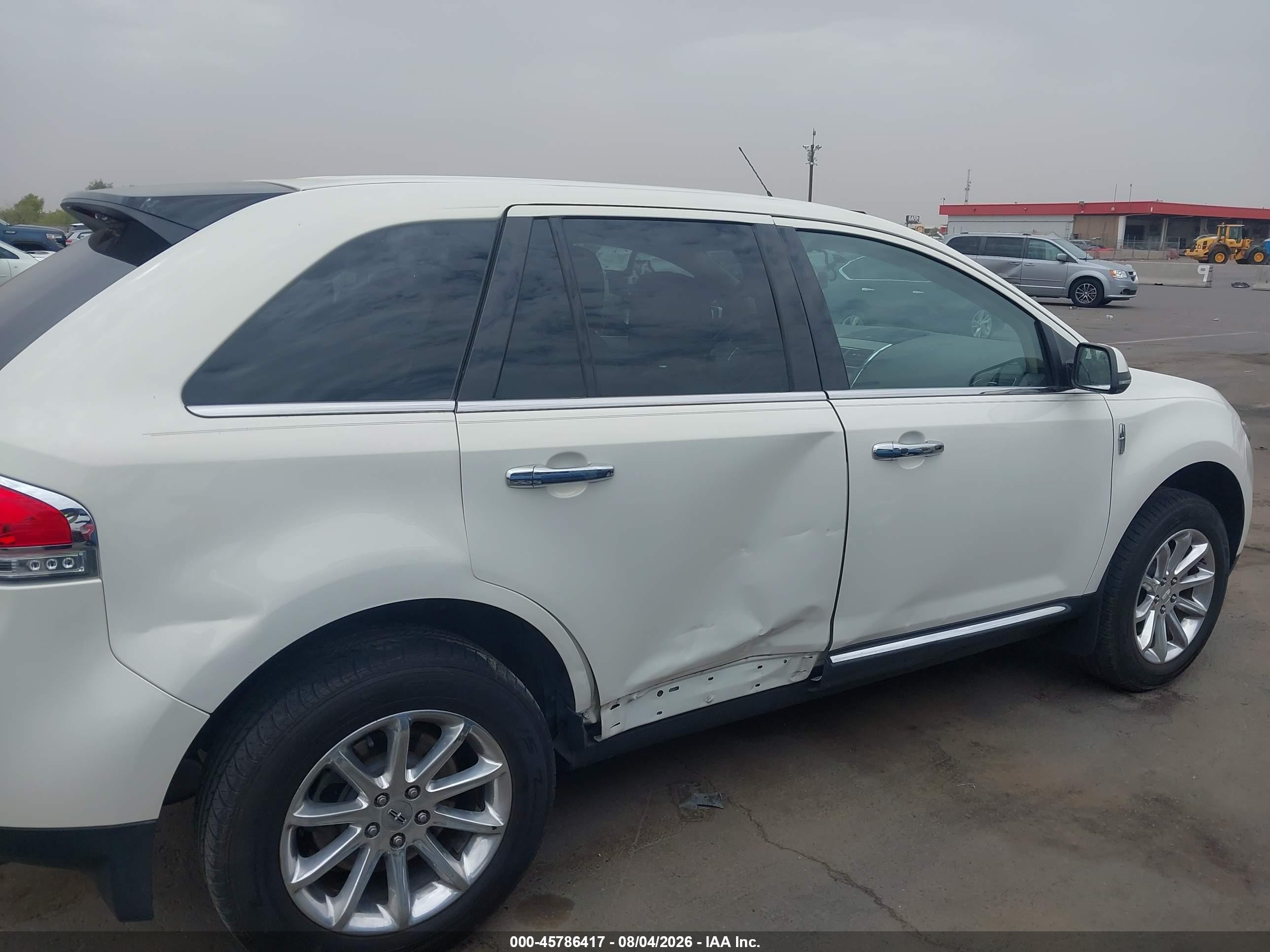2013 Lincoln Mkx   White vin: 2LMDJ6JK7DBL00642