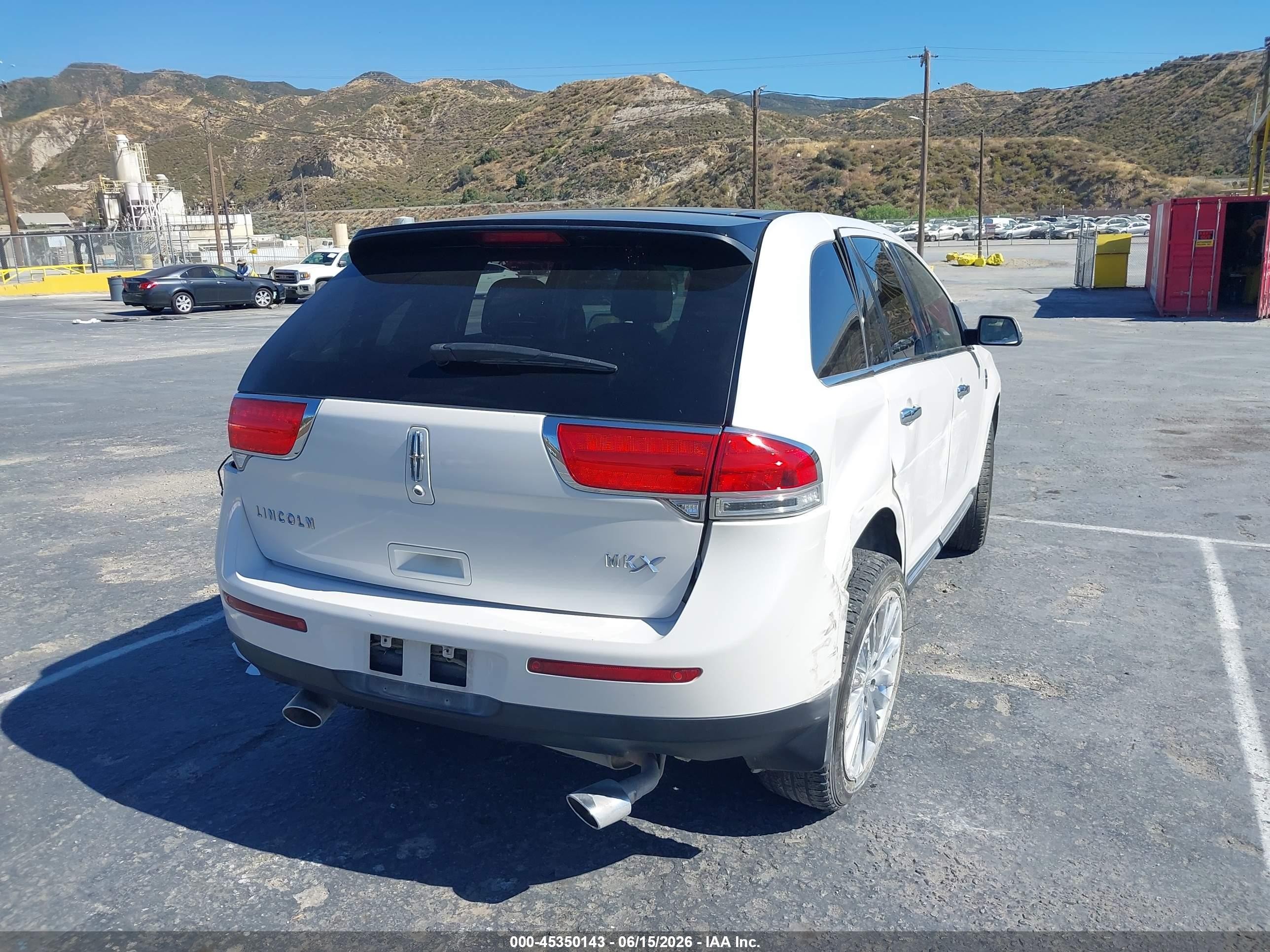 2013 Lincoln Mkx   White vin: 2LMDJ6JK7DBL46438