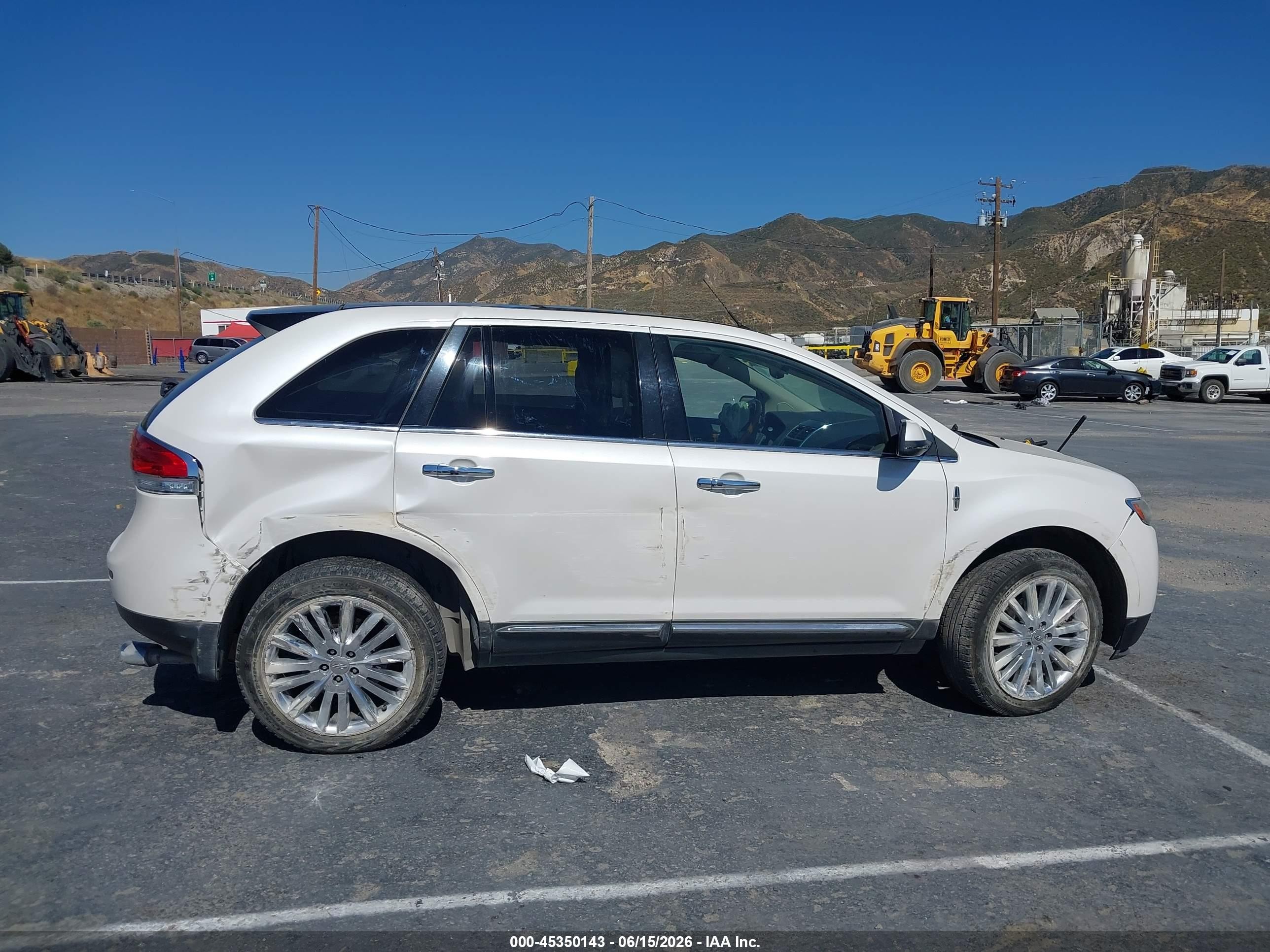 2013 Lincoln Mkx   White vin: 2LMDJ6JK7DBL46438