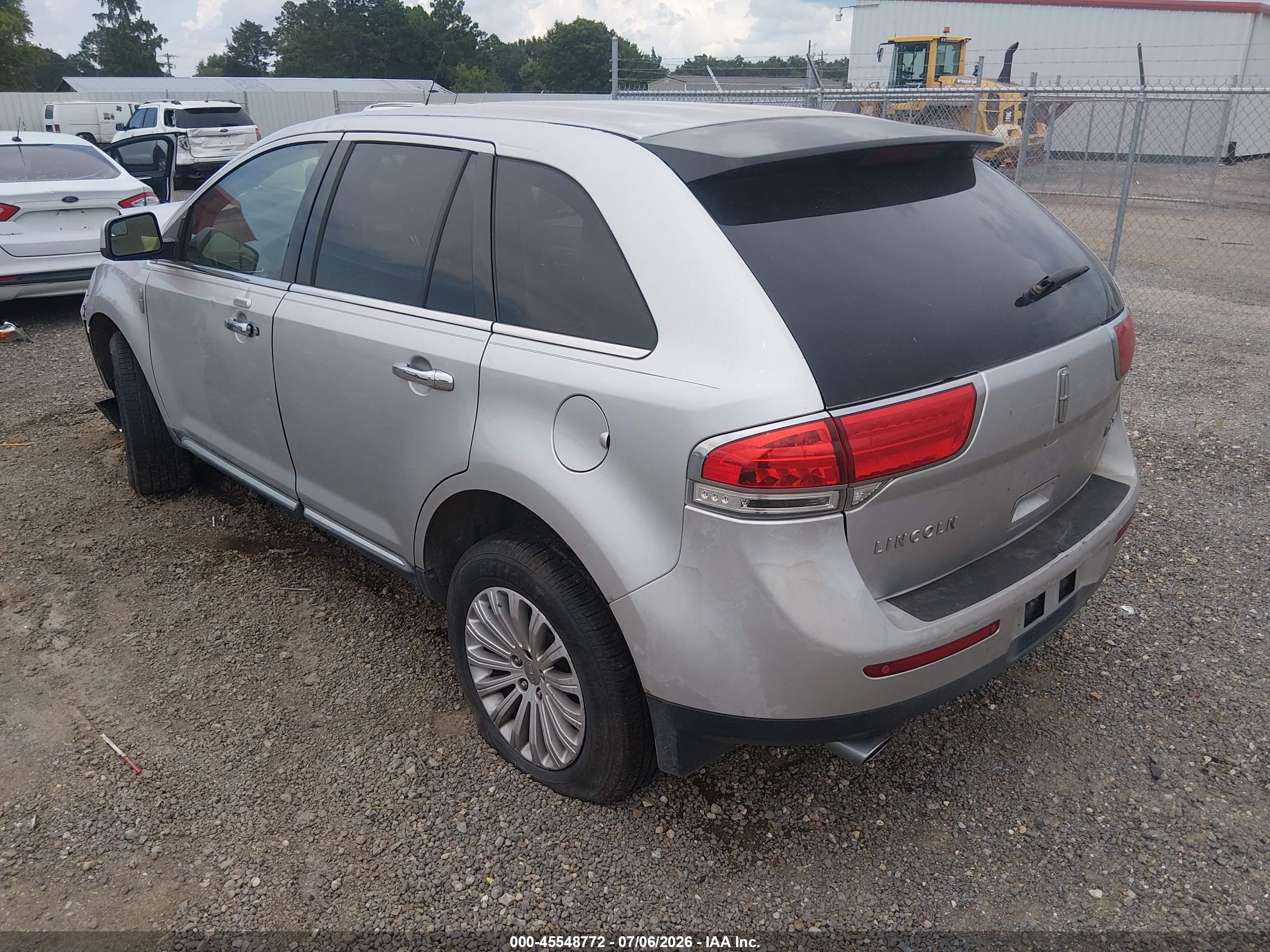 2011 Lincoln Mkx   Silver vin: 2LMDJ6JK8BBJ12399