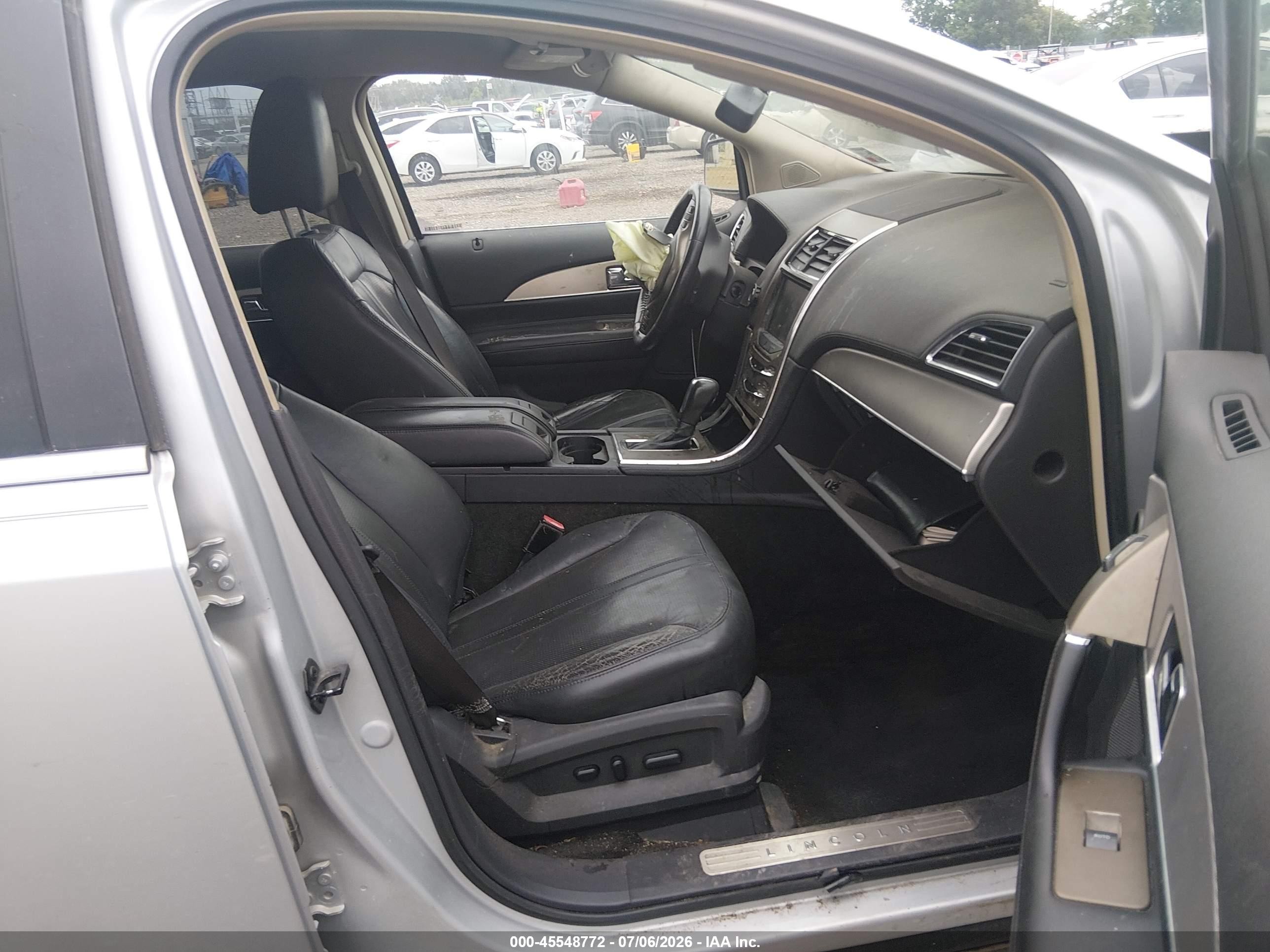 2011 Lincoln Mkx   Silver vin: 2LMDJ6JK8BBJ12399