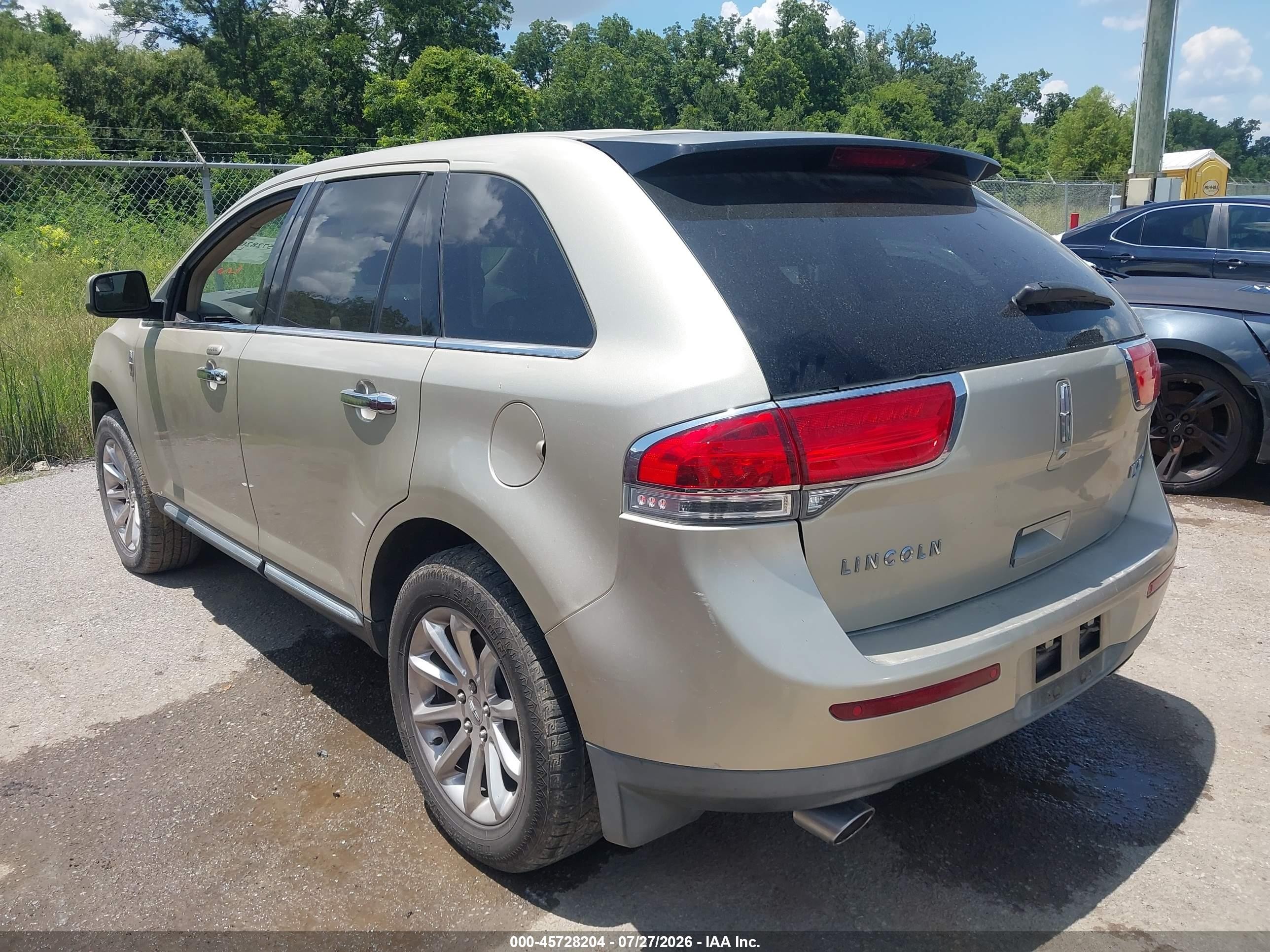 2011 Lincoln Mkx   Gold vin: 2LMDJ6JK8BBJ12774