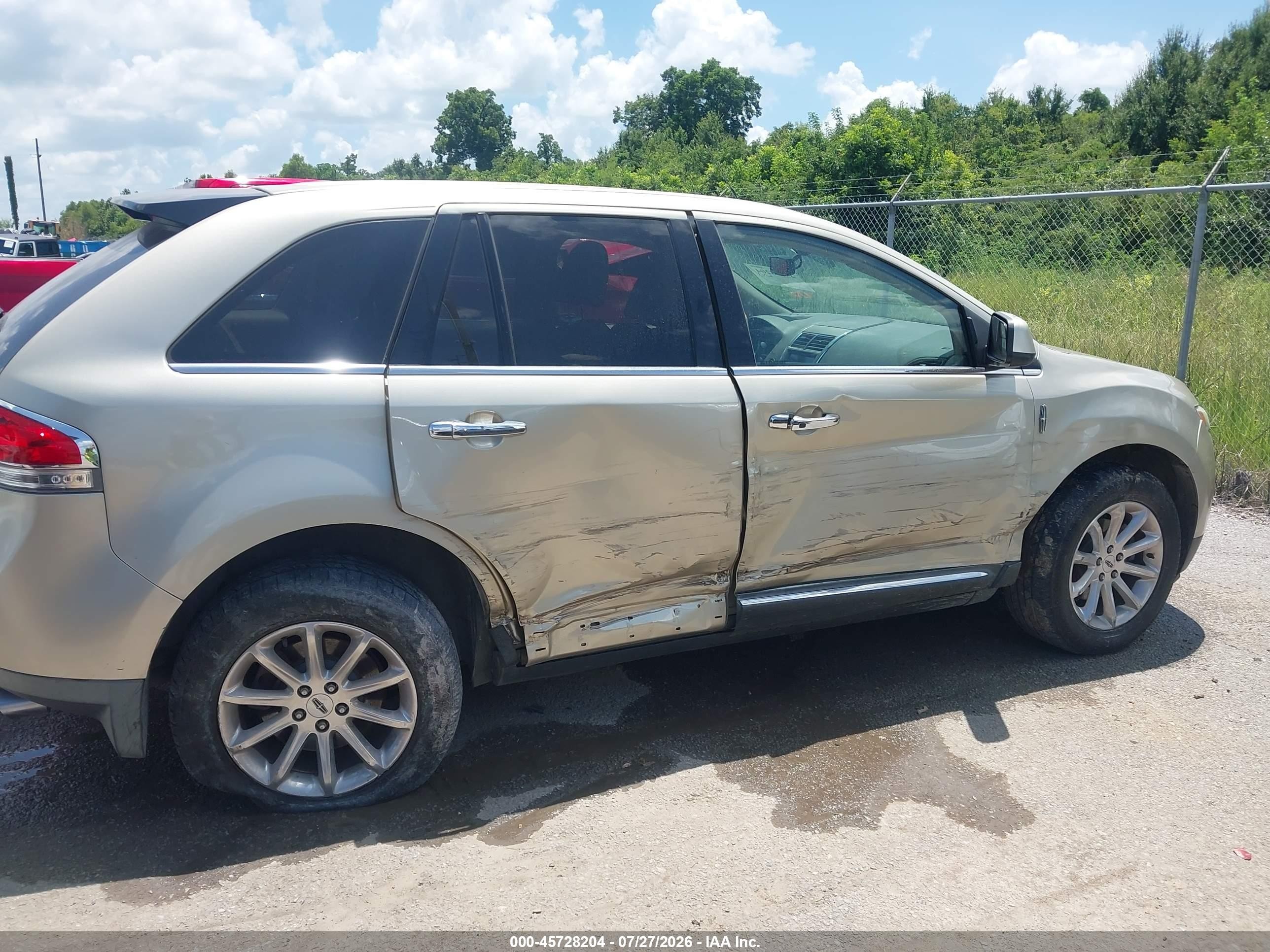 2011 Lincoln Mkx   Gold vin: 2LMDJ6JK8BBJ12774