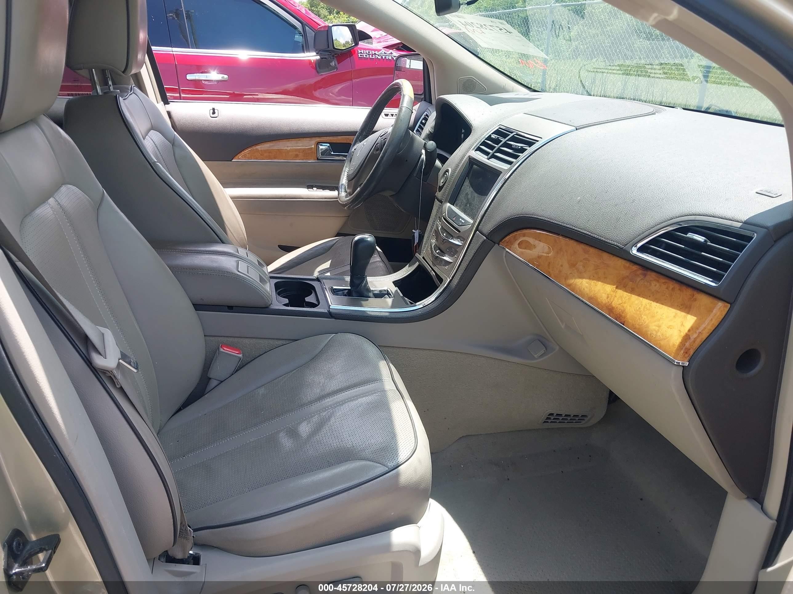 2011 Lincoln Mkx   Gold vin: 2LMDJ6JK8BBJ12774
