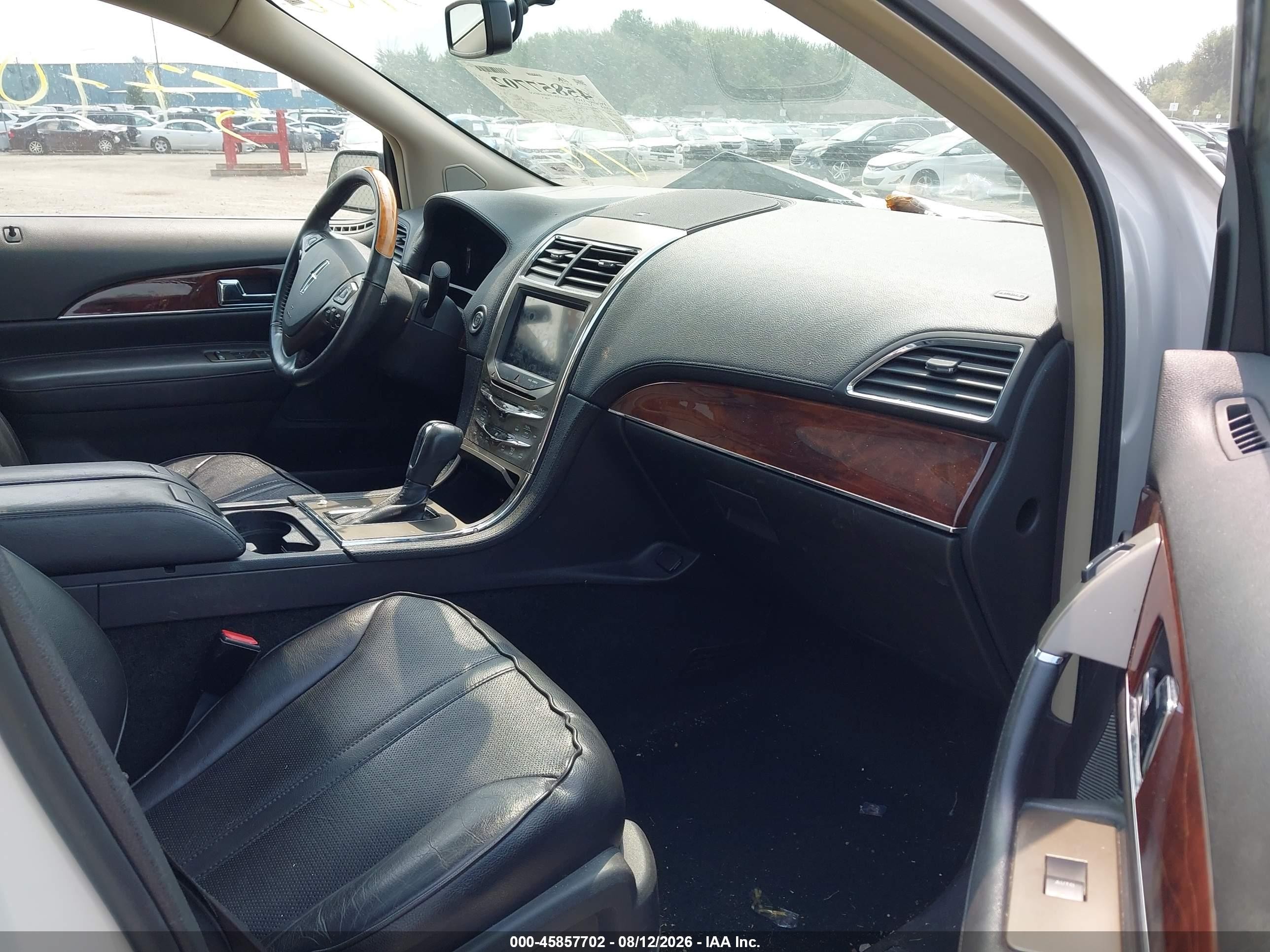 2011 Lincoln Mkx   White vin: 2LMDJ6JK8BBJ34354
