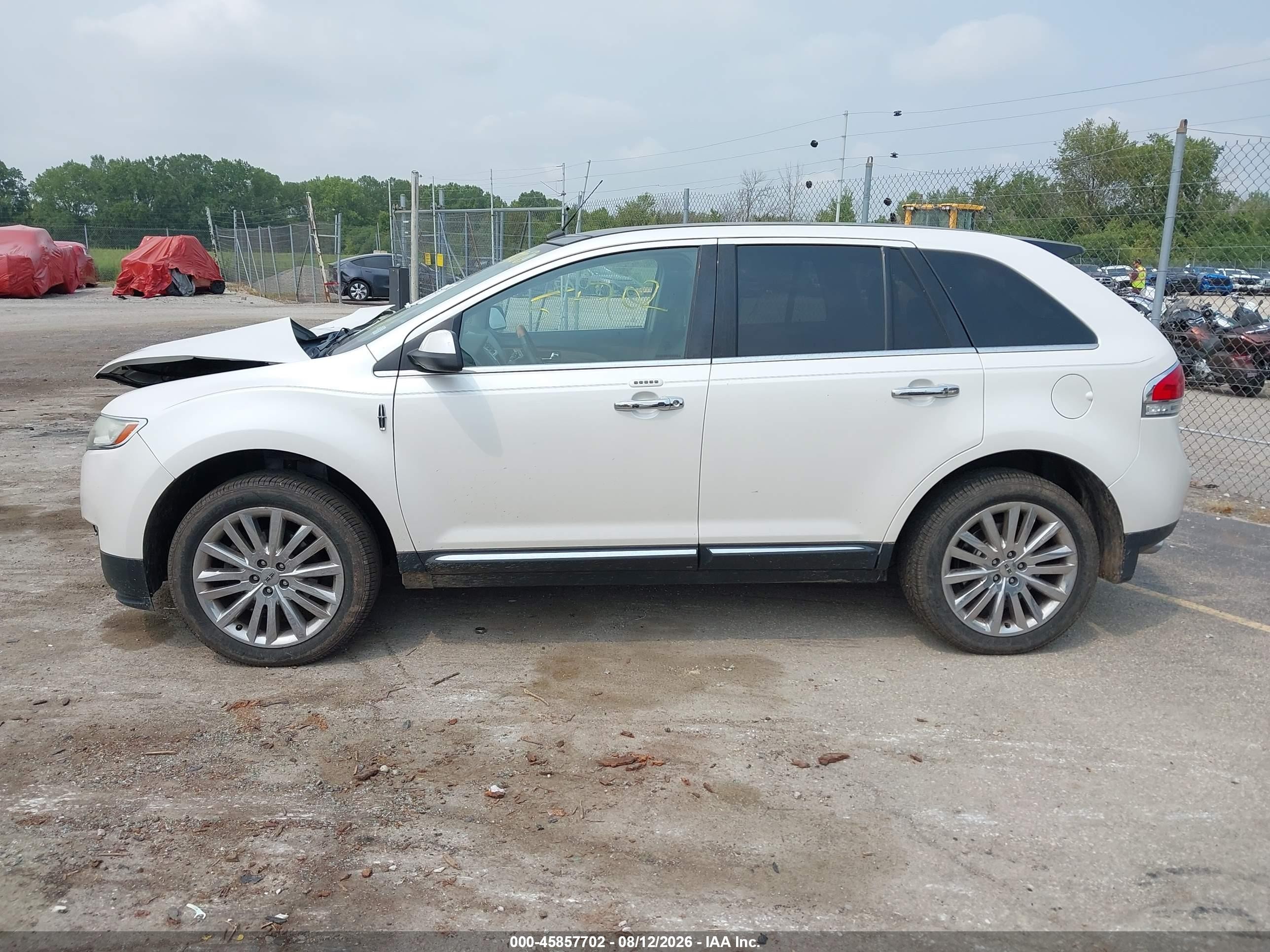 2011 Lincoln Mkx   White vin: 2LMDJ6JK8BBJ34354
