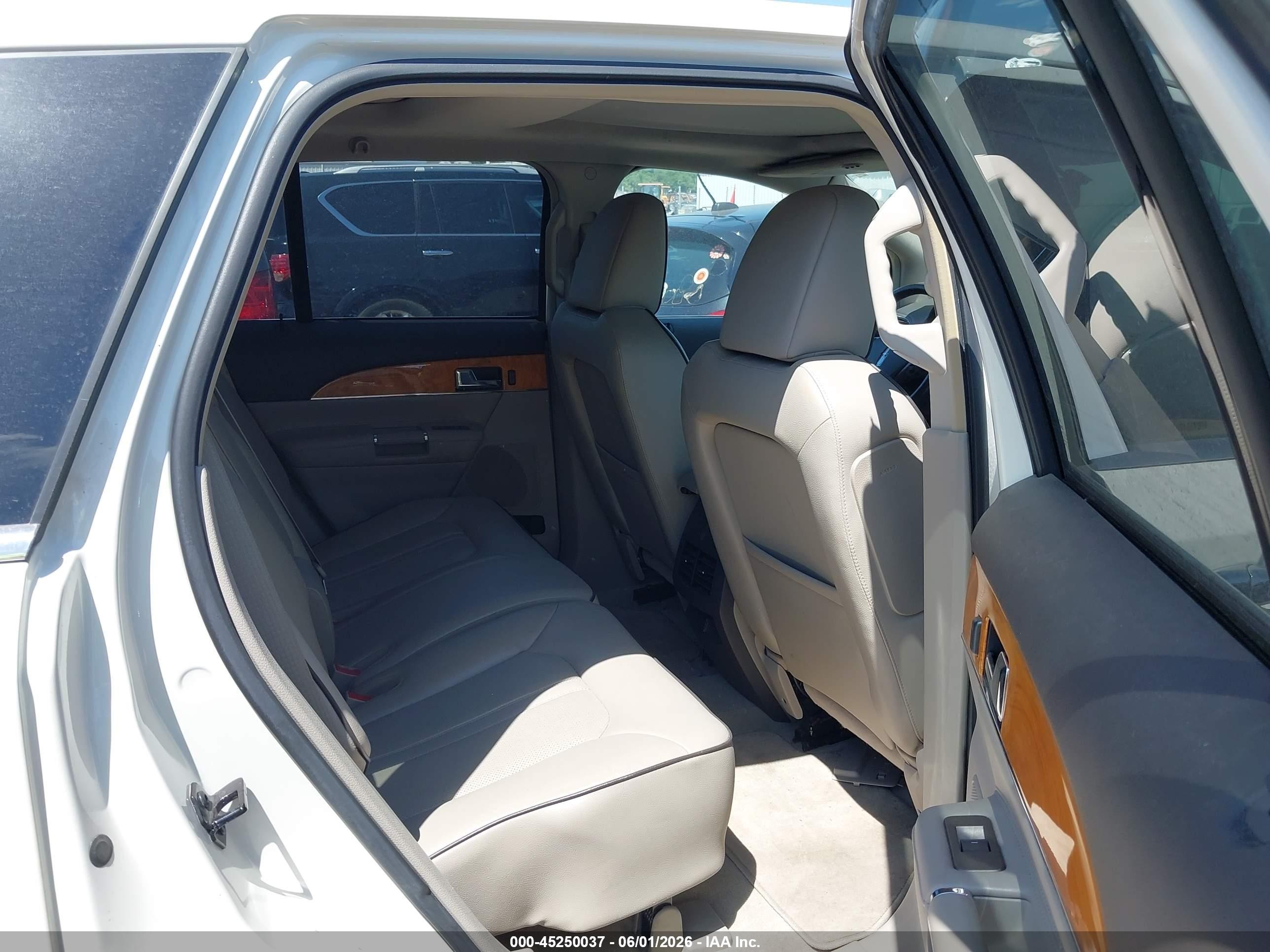 2012 Lincoln Mkx   White vin: 2LMDJ6JK8CBL06884