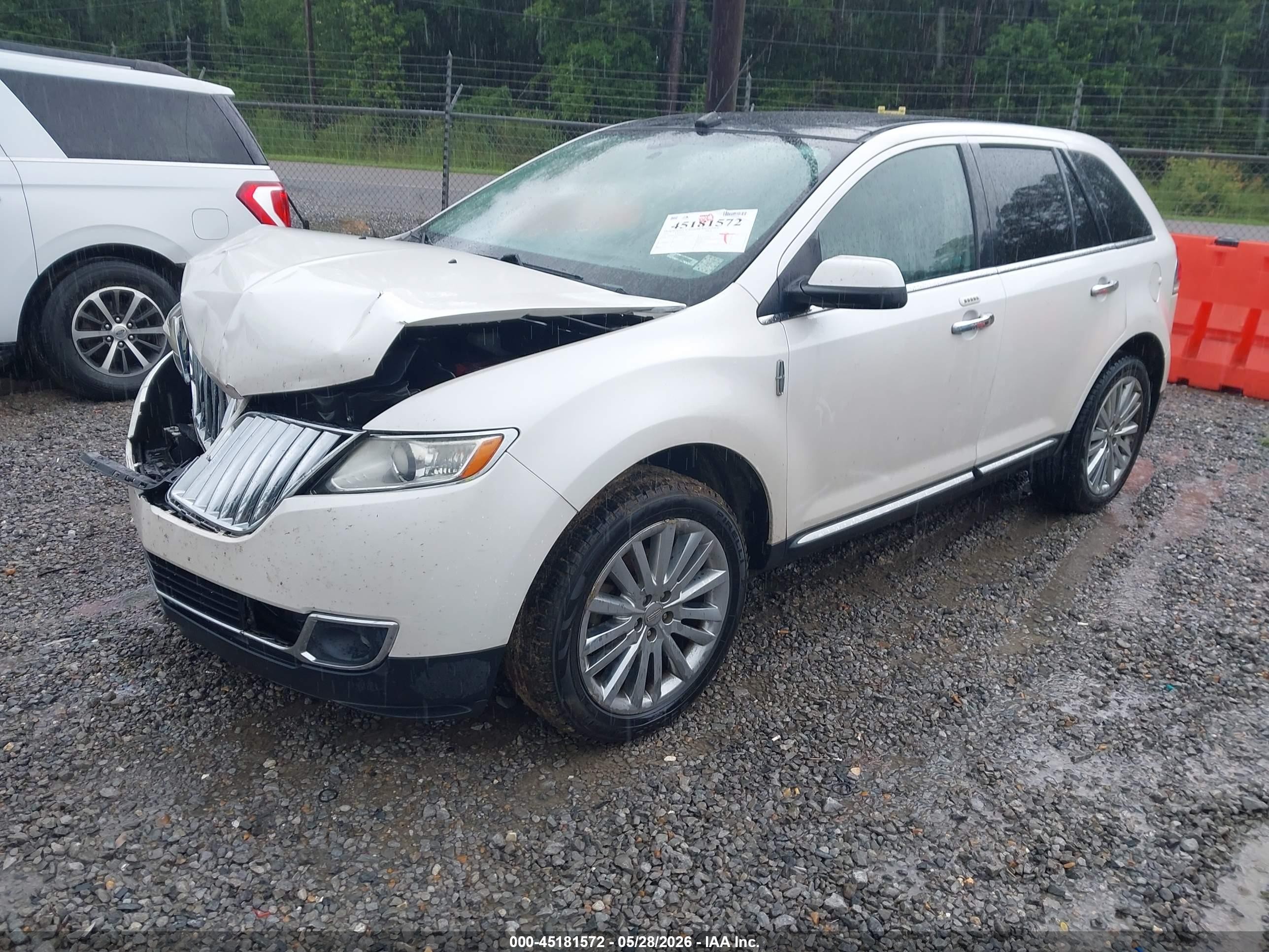 2011 Lincoln Mkx   White vin: 2LMDJ6JK9BBJ28546