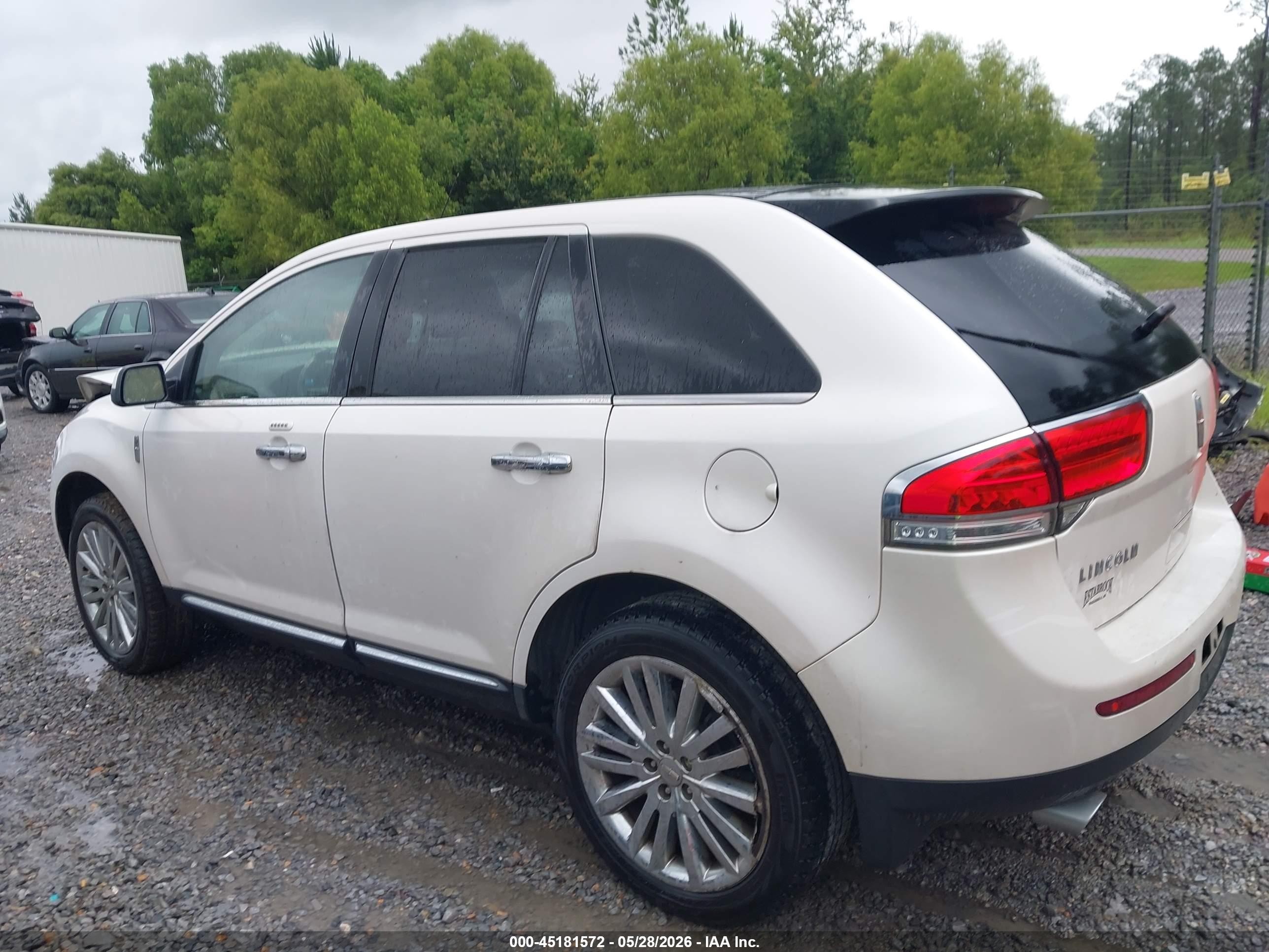 2011 Lincoln Mkx   White vin: 2LMDJ6JK9BBJ28546
