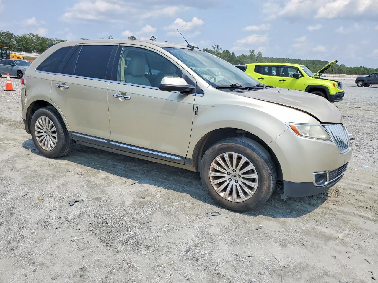 2011 Lincoln Mkx Gold vin: 2LMDJ6JK9BBJ29843