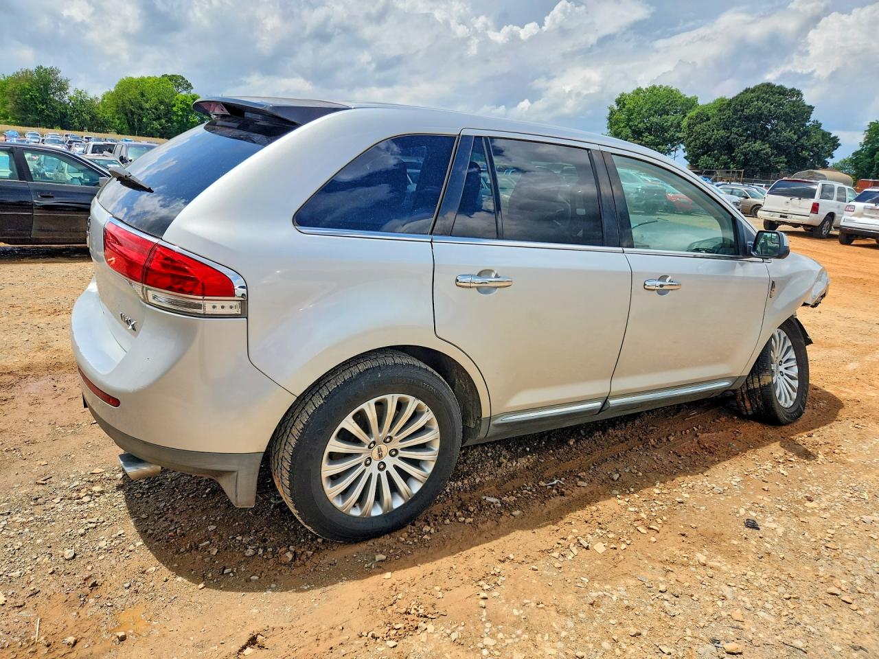 2011 Lincoln Mkx Silver vin: 2LMDJ6JK9BBJ30457