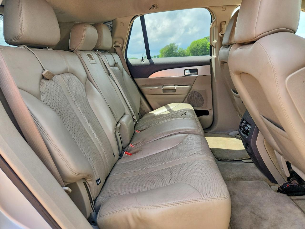 2011 Lincoln Mkx Silver vin: 2LMDJ6JK9BBJ30457