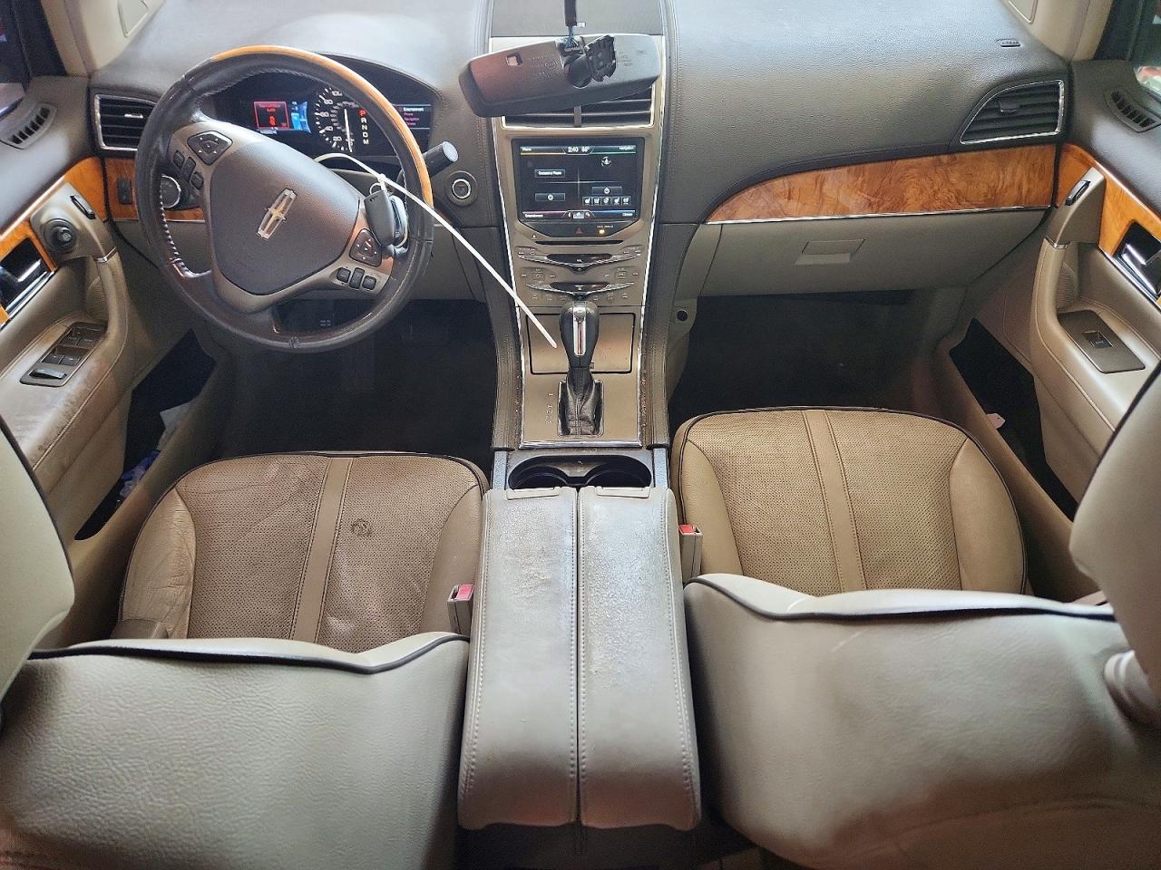 2011 Lincoln Mkx Burgundy vin: 2LMDJ6JKXBBJ15997