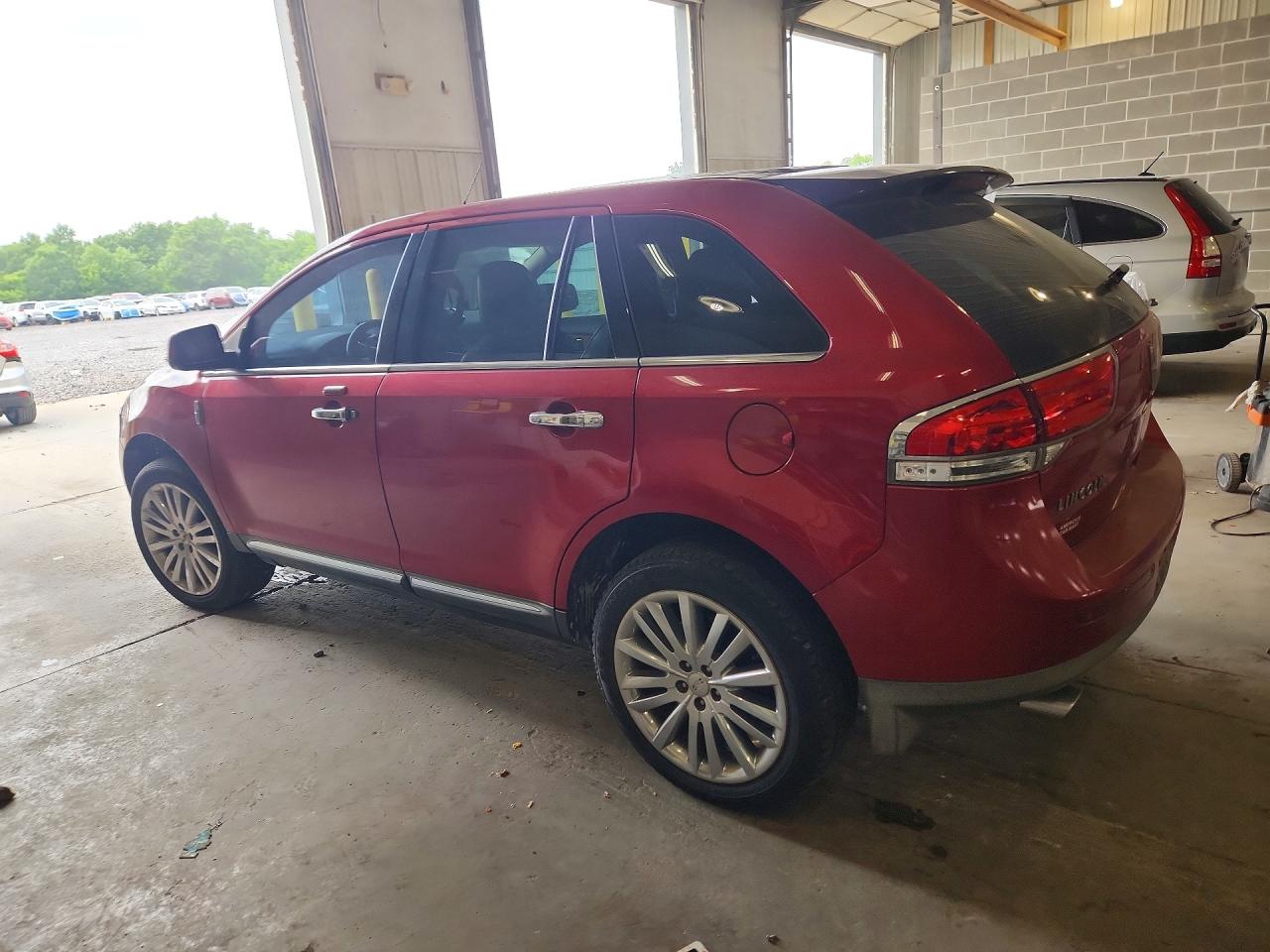 2011 Lincoln Mkx Burgundy vin: 2LMDJ6JKXBBJ15997