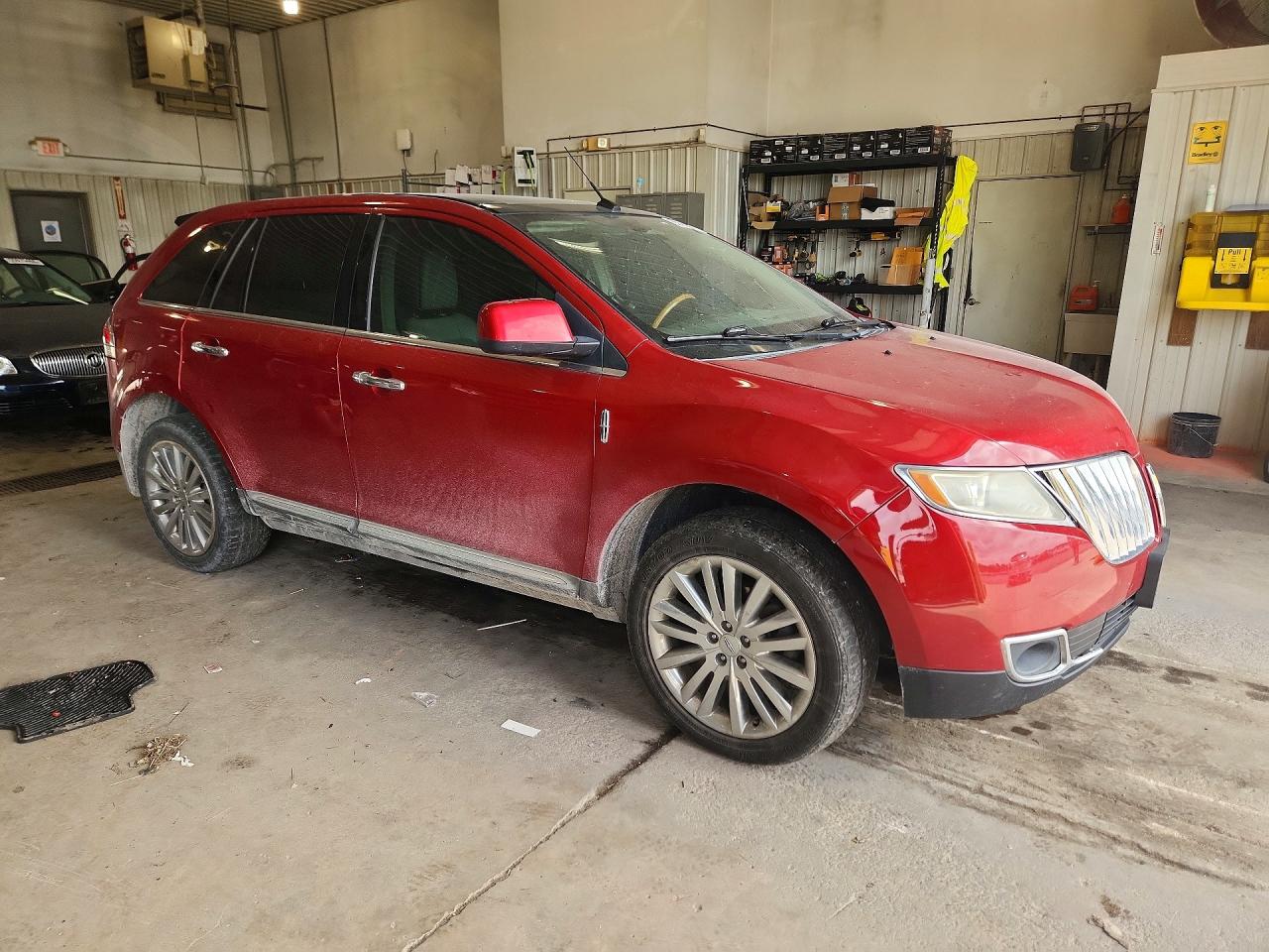 2011 Lincoln Mkx Burgundy vin: 2LMDJ6JKXBBJ15997