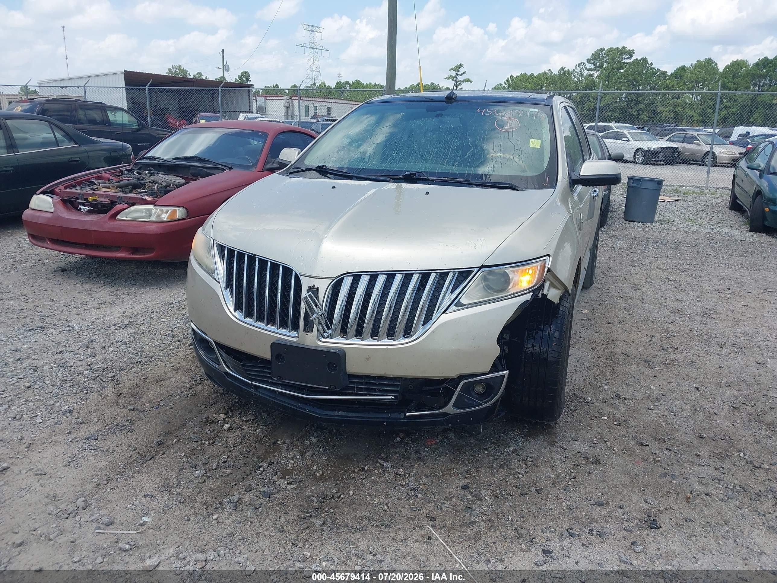 2011 Lincoln Mkx   Champagne vin: 2LMDJ6JKXBBJ18835