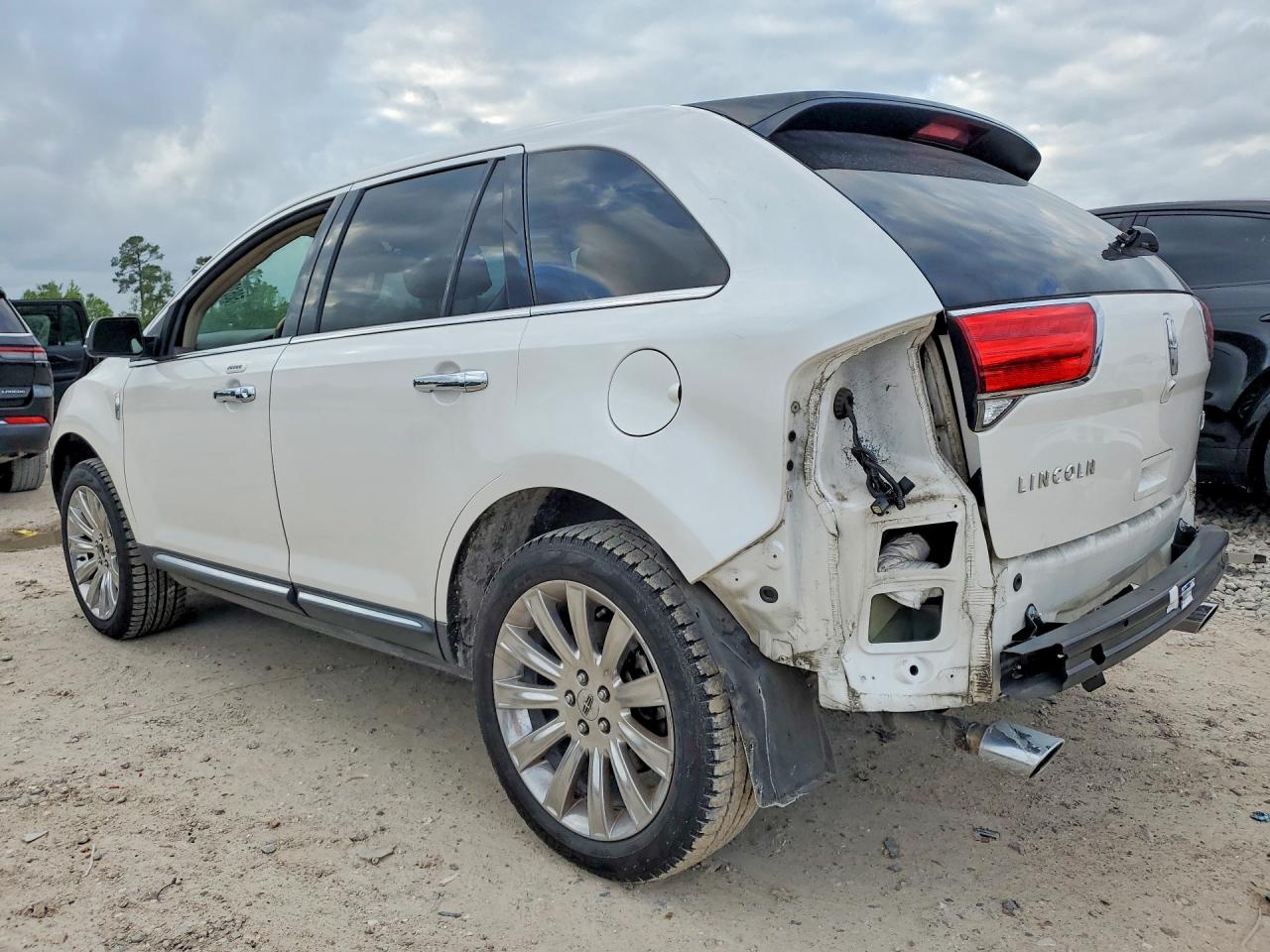 2015 Lincoln Mkx White vin: 2LMDJ6JKXFBL22783