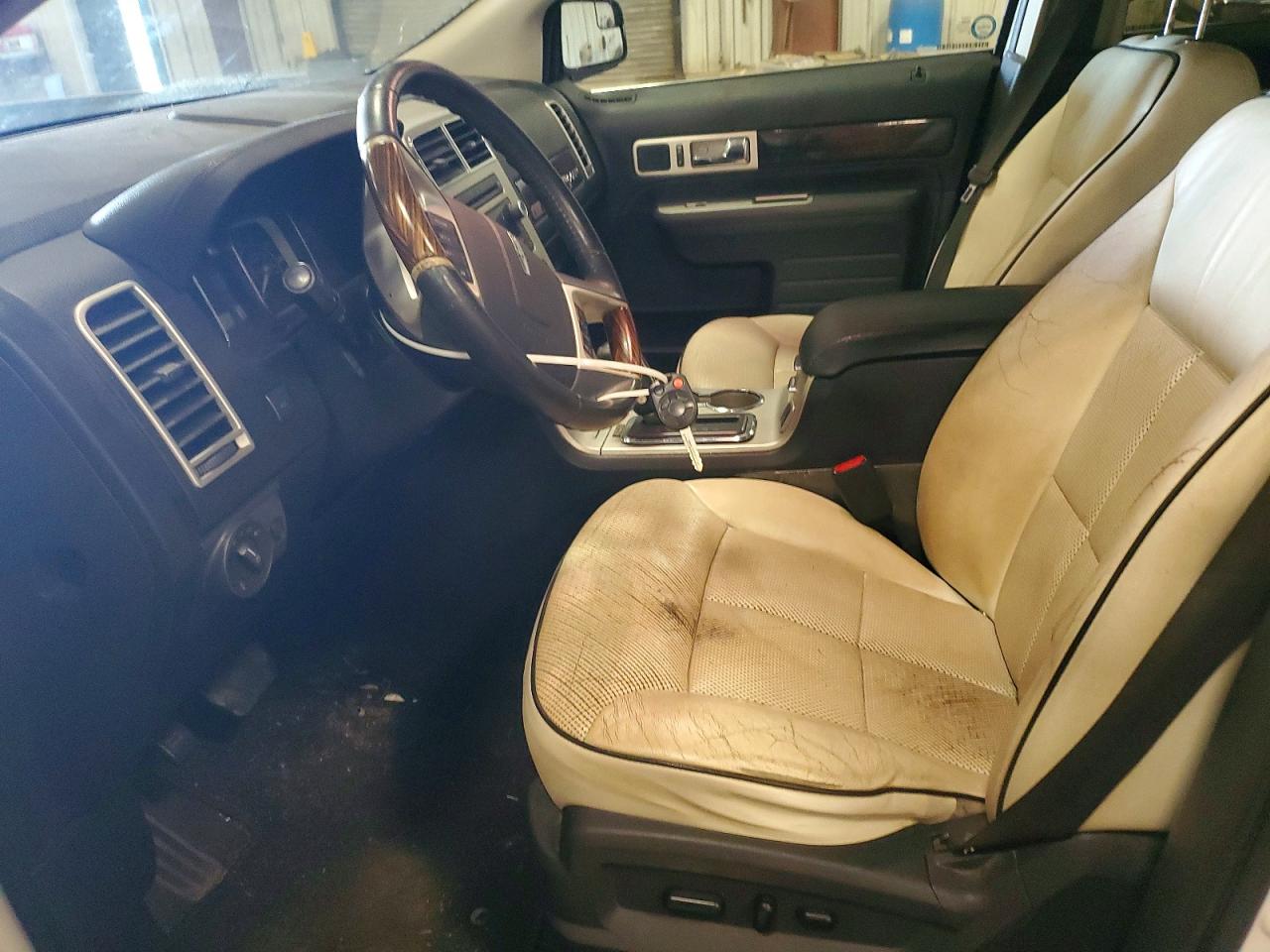 2010 Lincoln Mkx White vin: 2LMDJ8JC2ABJ26897