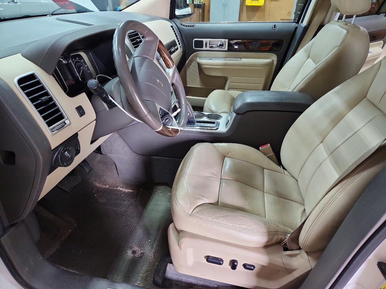 2010 Lincoln Mkx White vin: 2LMDJ8JC3ABJ13513