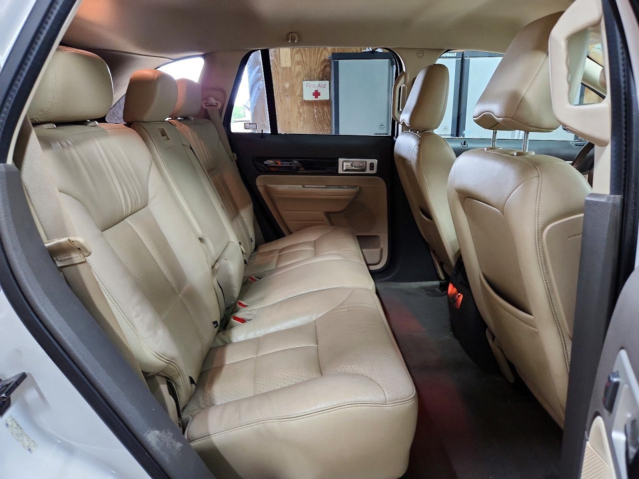 2010 Lincoln Mkx White vin: 2LMDJ8JC3ABJ13513