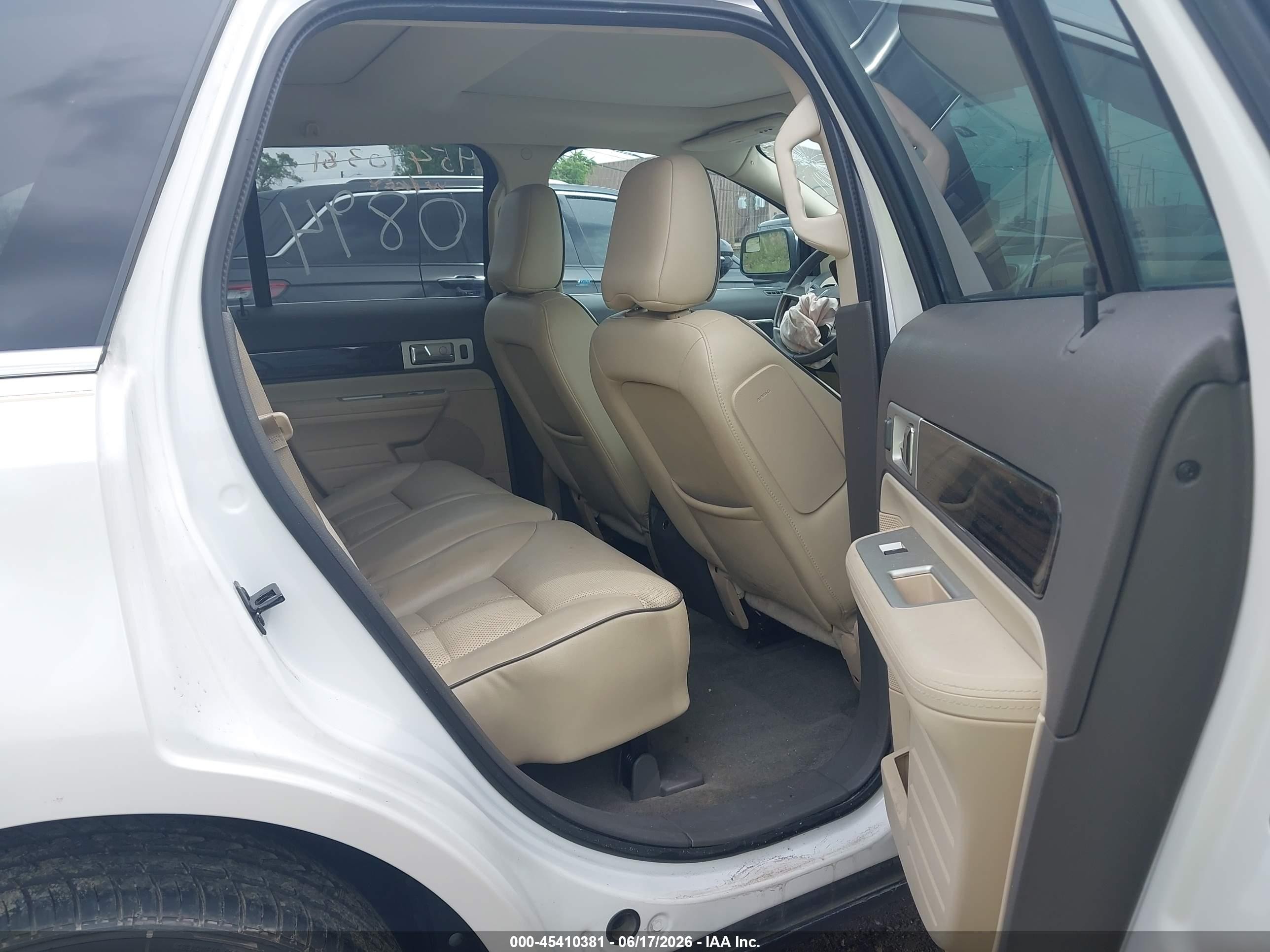 2010 Lincoln Mkx   White vin: 2LMDJ8JC4ABJ10894