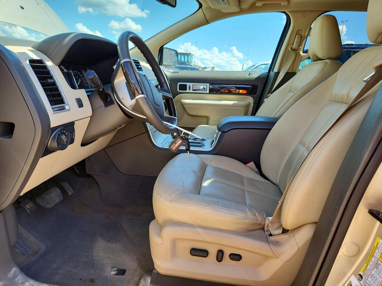 2010 Lincoln Mkx Gold vin: 2LMDJ8JC6ABJ00366