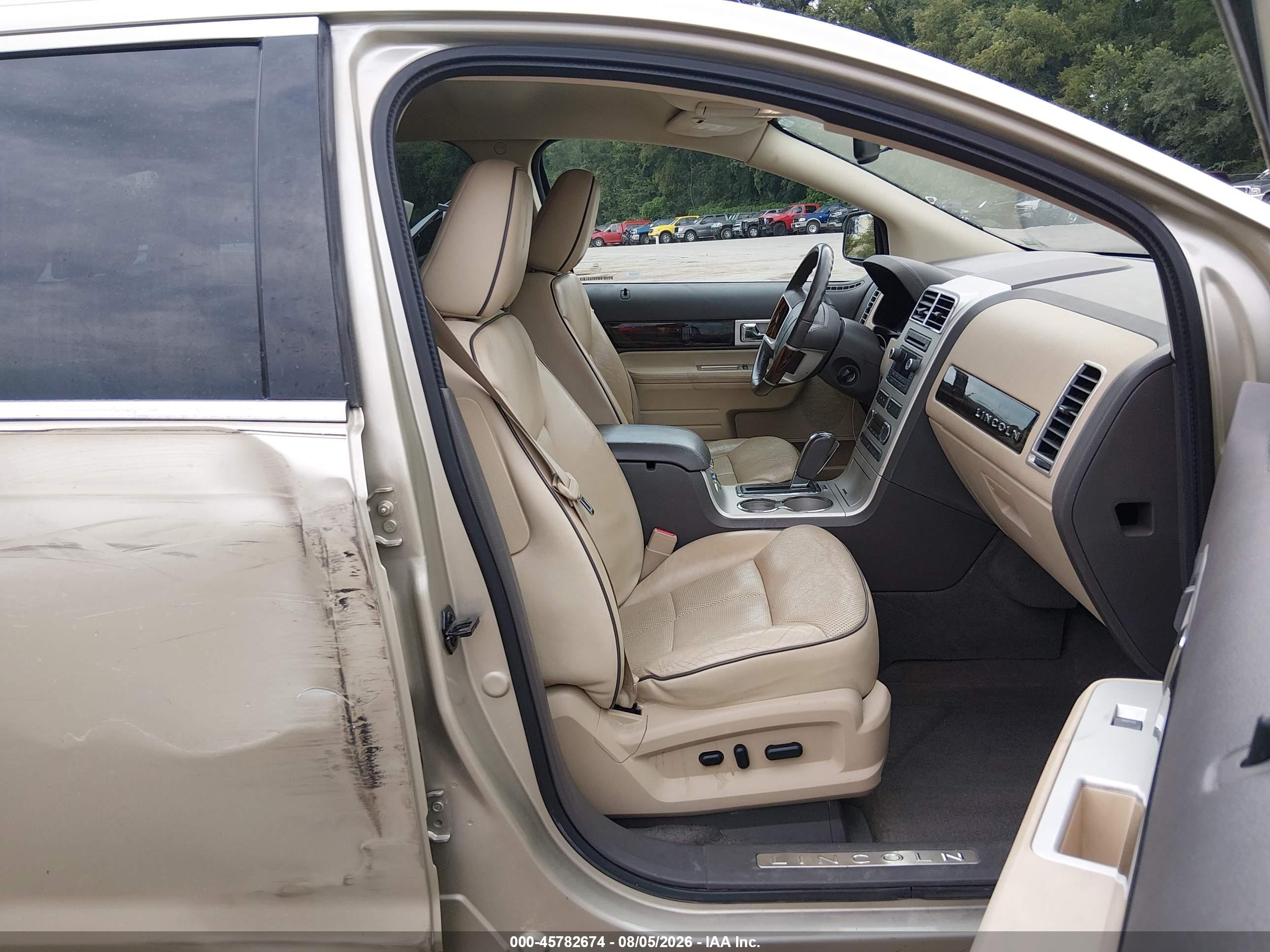 2010 Lincoln Mkx   Gold vin: 2LMDJ8JC6ABJ11982