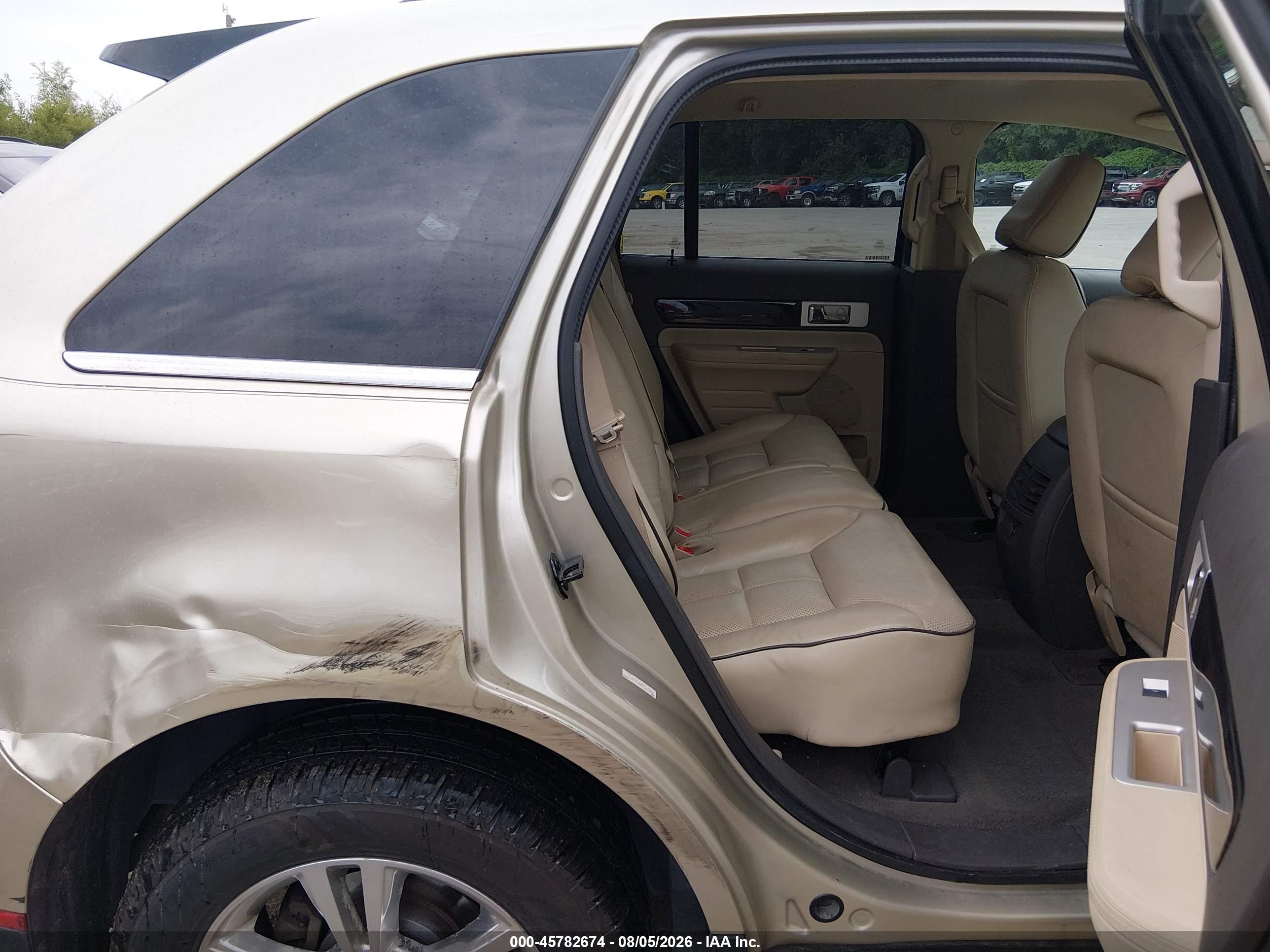 2010 Lincoln Mkx   Gold vin: 2LMDJ8JC6ABJ11982