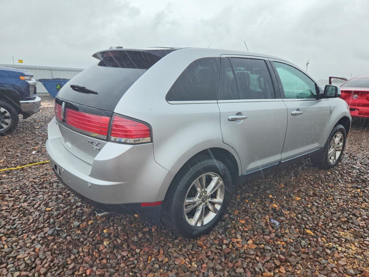 2010 Lincoln Mks 4d 2wd Silver vin: 2LMDJ8JC9ABJ19073