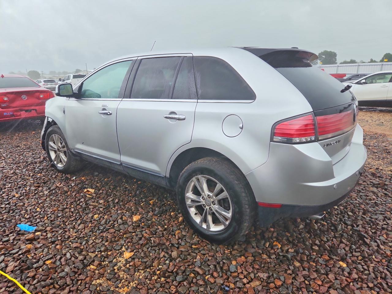 2010 Lincoln Mks 4d 2wd Silver vin: 2LMDJ8JC9ABJ19073