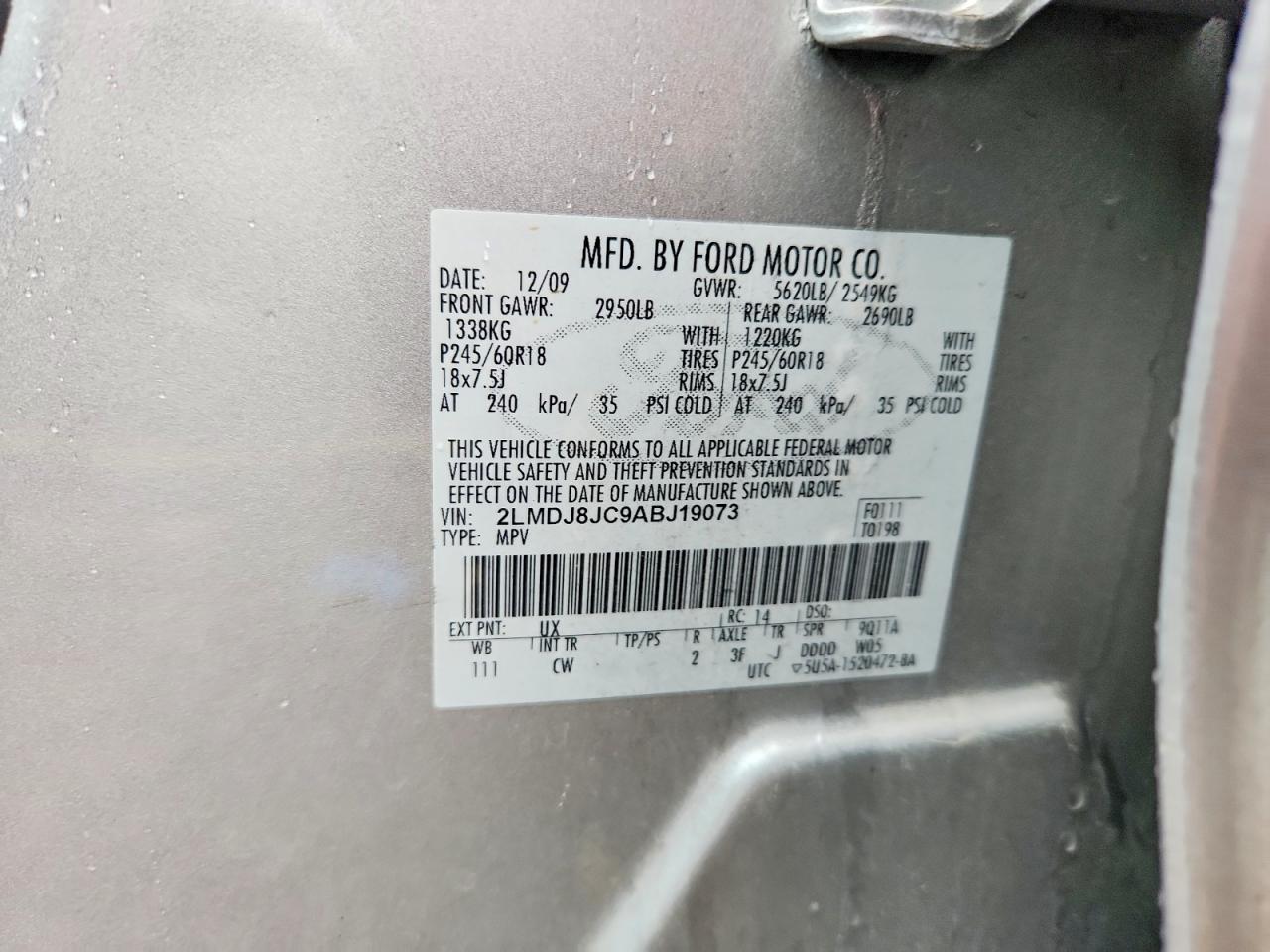 2010 Lincoln Mks 4d 2wd Silver vin: 2LMDJ8JC9ABJ19073