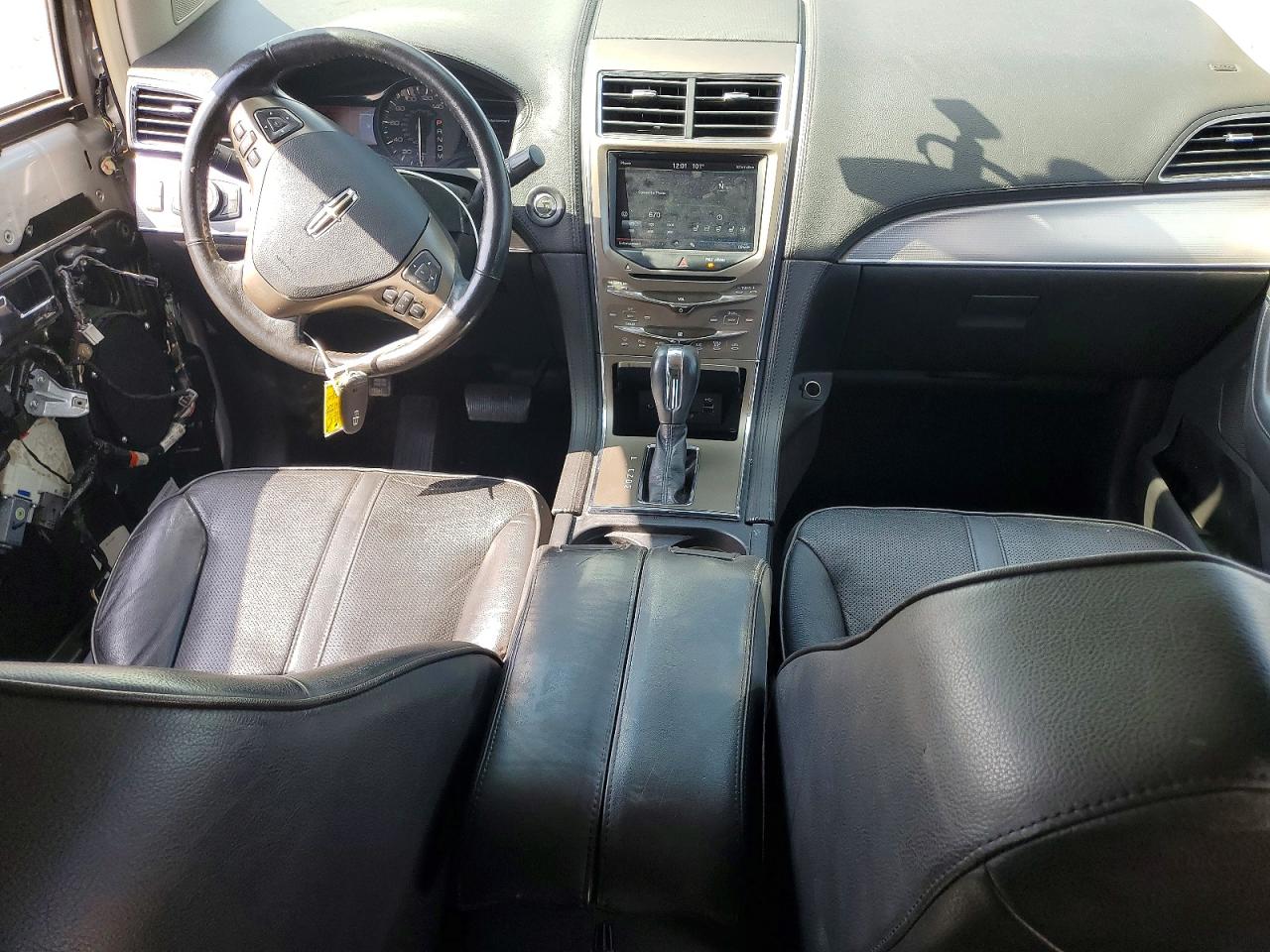 2011 Lincoln Mkx Silver vin: 2LMDJ8JK0BBJ26843