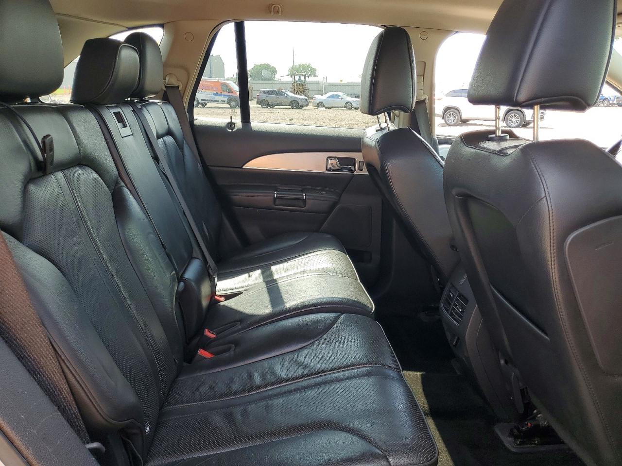 2011 Lincoln Mkx Silver vin: 2LMDJ8JK0BBJ26843