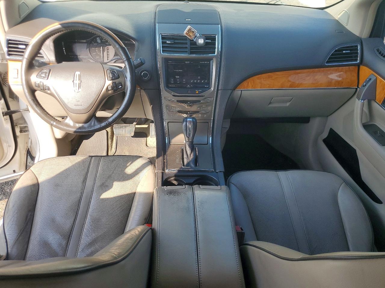 2011 Lincoln Mkx White vin: 2LMDJ8JK0BBJ30388