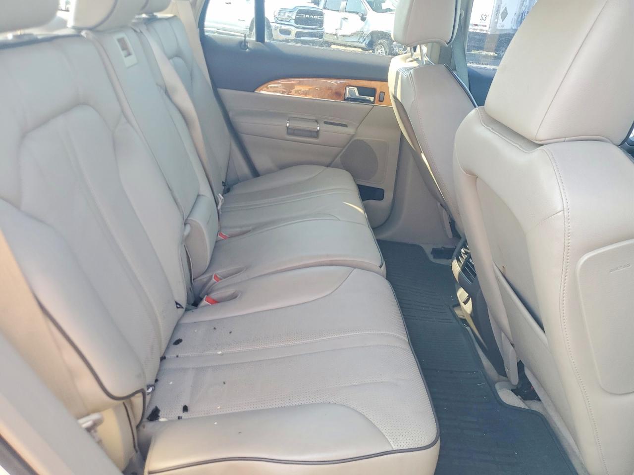 2011 Lincoln Mkx White vin: 2LMDJ8JK0BBJ30388