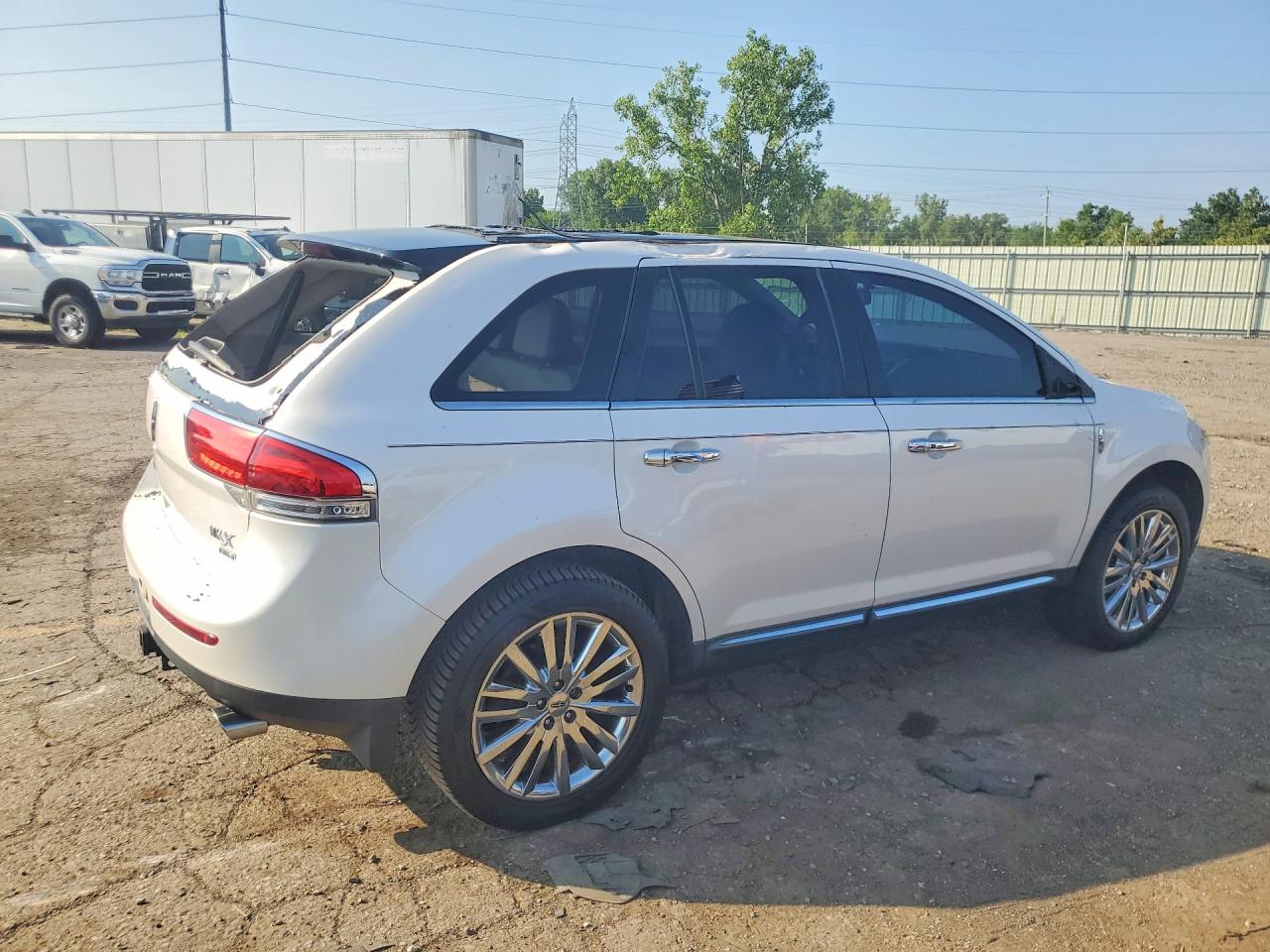 2011 Lincoln Mkx White vin: 2LMDJ8JK0BBJ30388