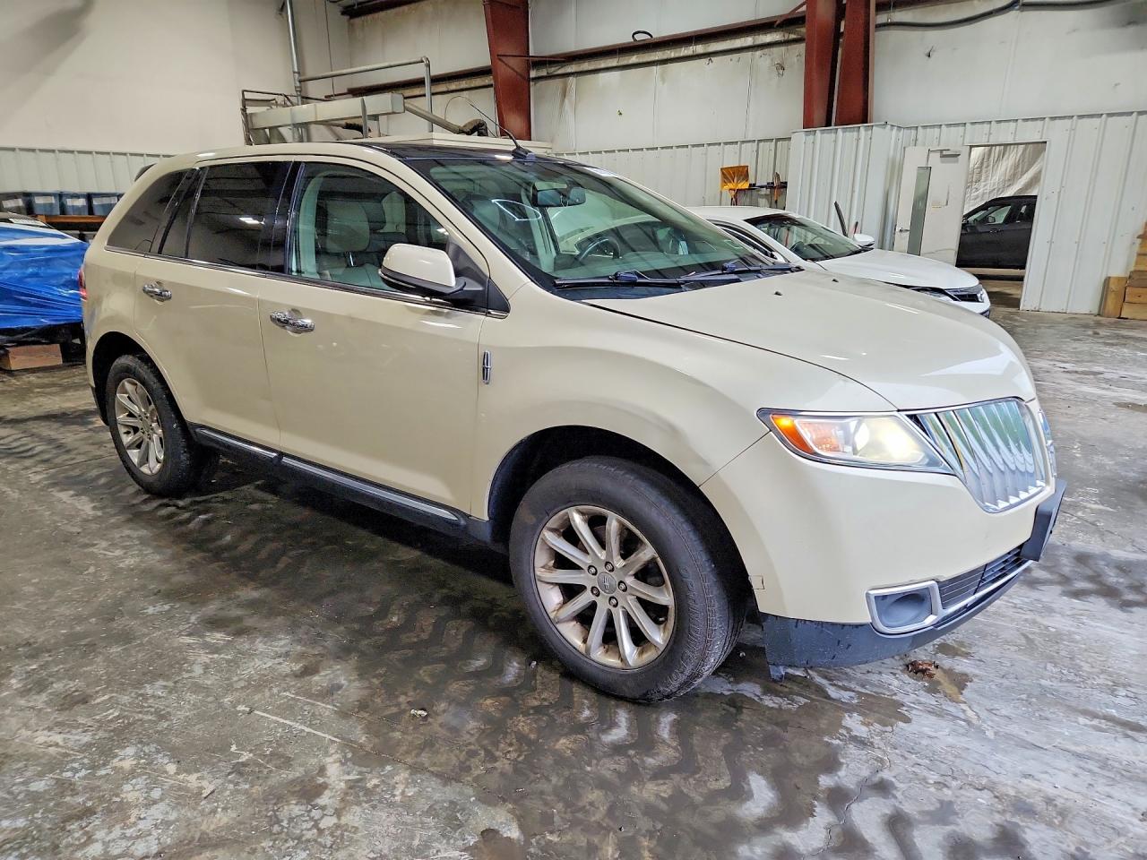 2014 Lincoln Mkx Beige vin: 2LMDJ8JK0EBL17263