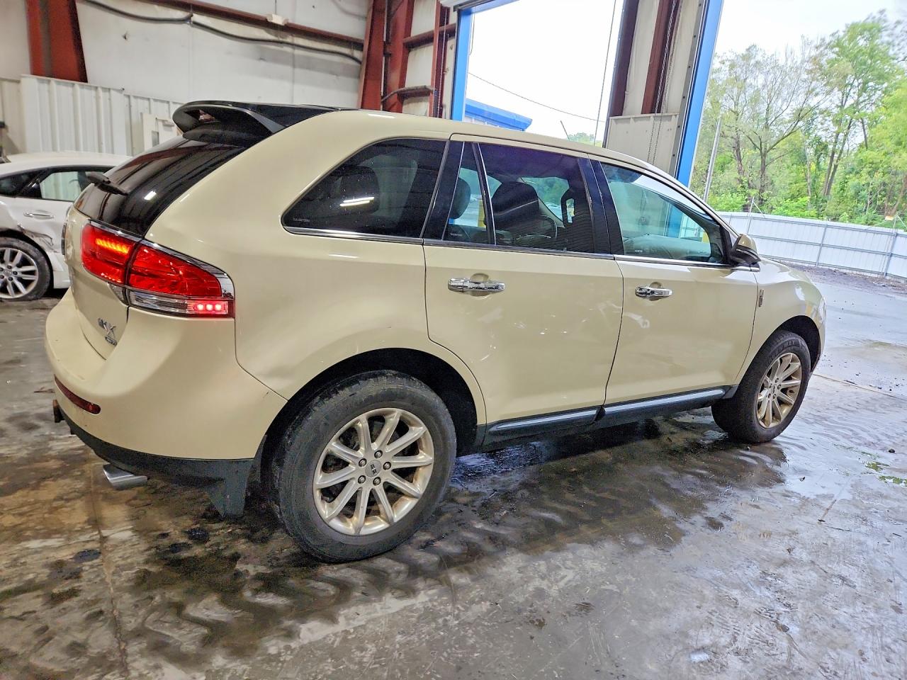 2014 Lincoln Mkx Beige vin: 2LMDJ8JK0EBL17263