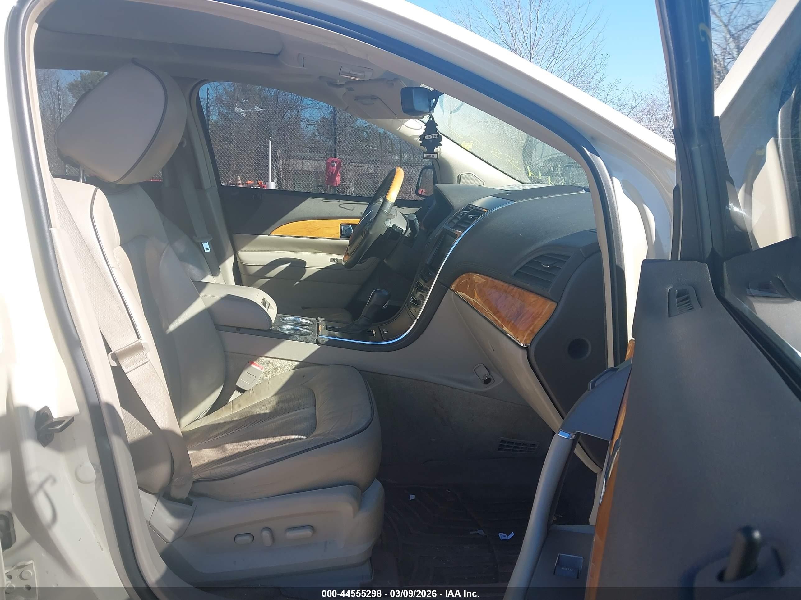 2015 Lincoln Mkx Бежевый vin: 2LMDJ8JK0FBL28250