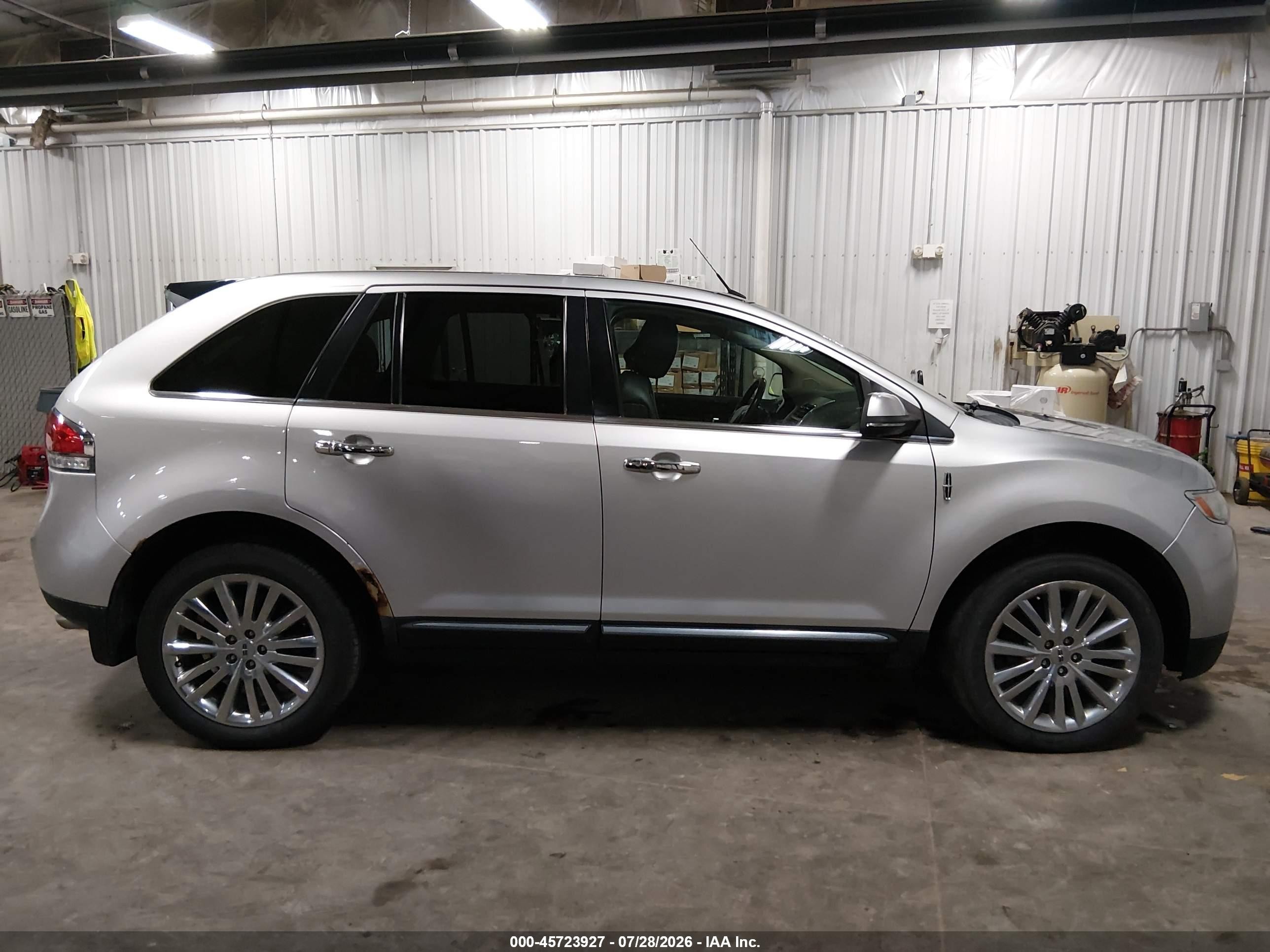 2014 Lincoln Mkx   Silver vin: 2LMDJ8JK1EBL12461