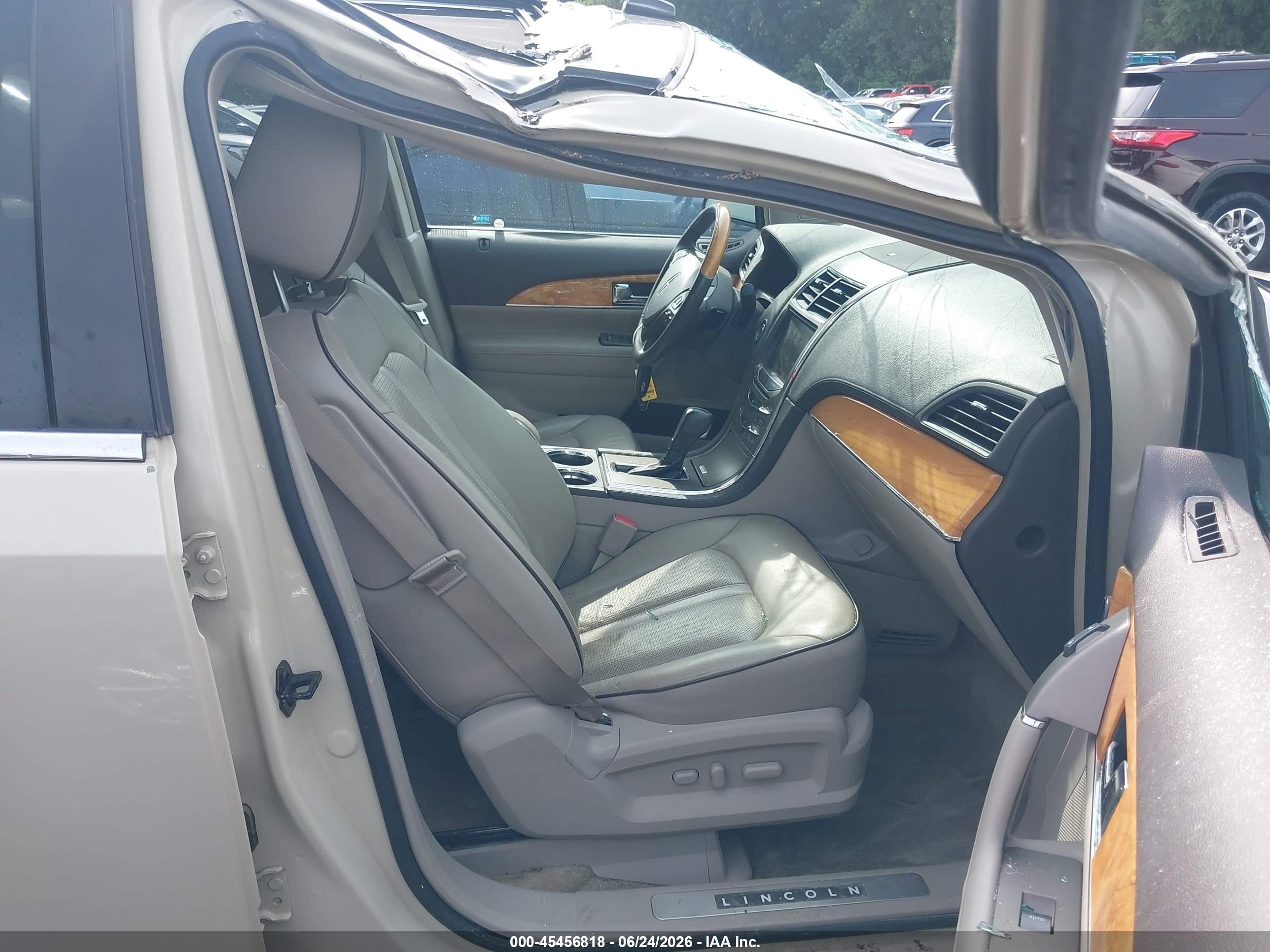 2015 Lincoln Mkx   Beige vin: 2LMDJ8JK1FBL31819