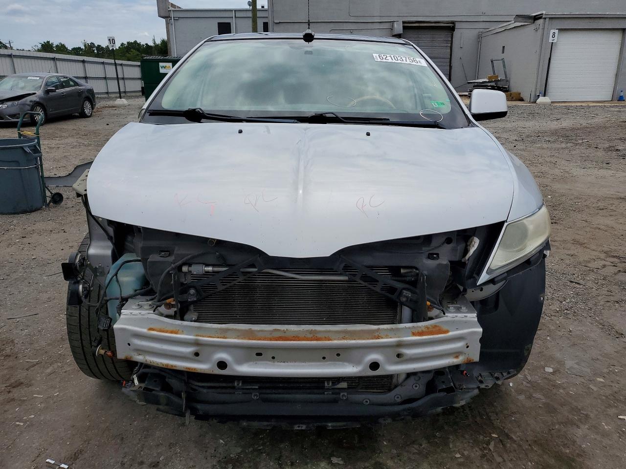 2011 Lincoln Mkx Silver vin: 2LMDJ8JK2BBJ00406