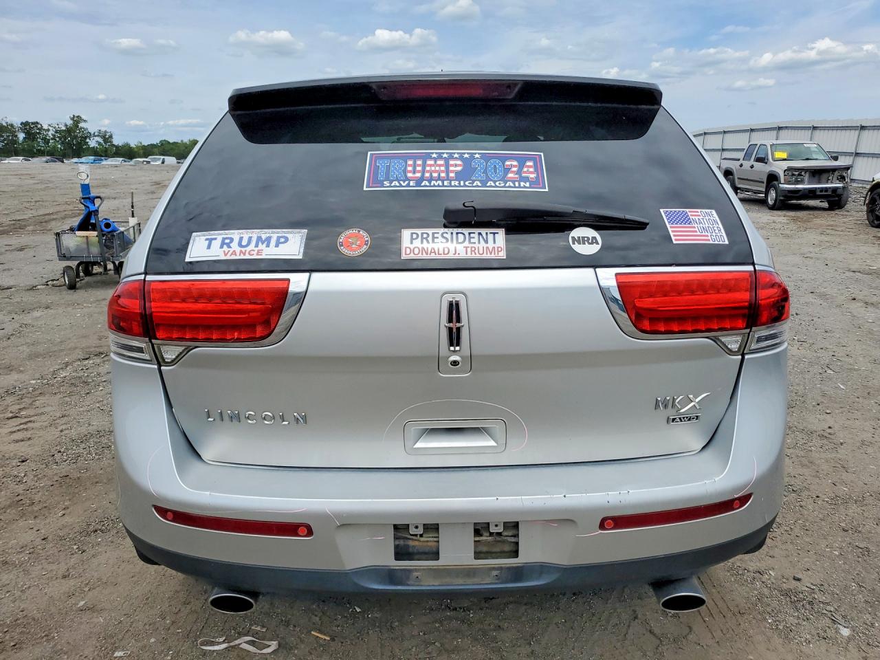 2011 Lincoln Mkx Silver vin: 2LMDJ8JK2BBJ00406