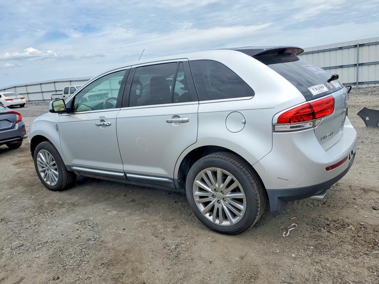 2011 Lincoln Mkx Silver vin: 2LMDJ8JK2BBJ00406